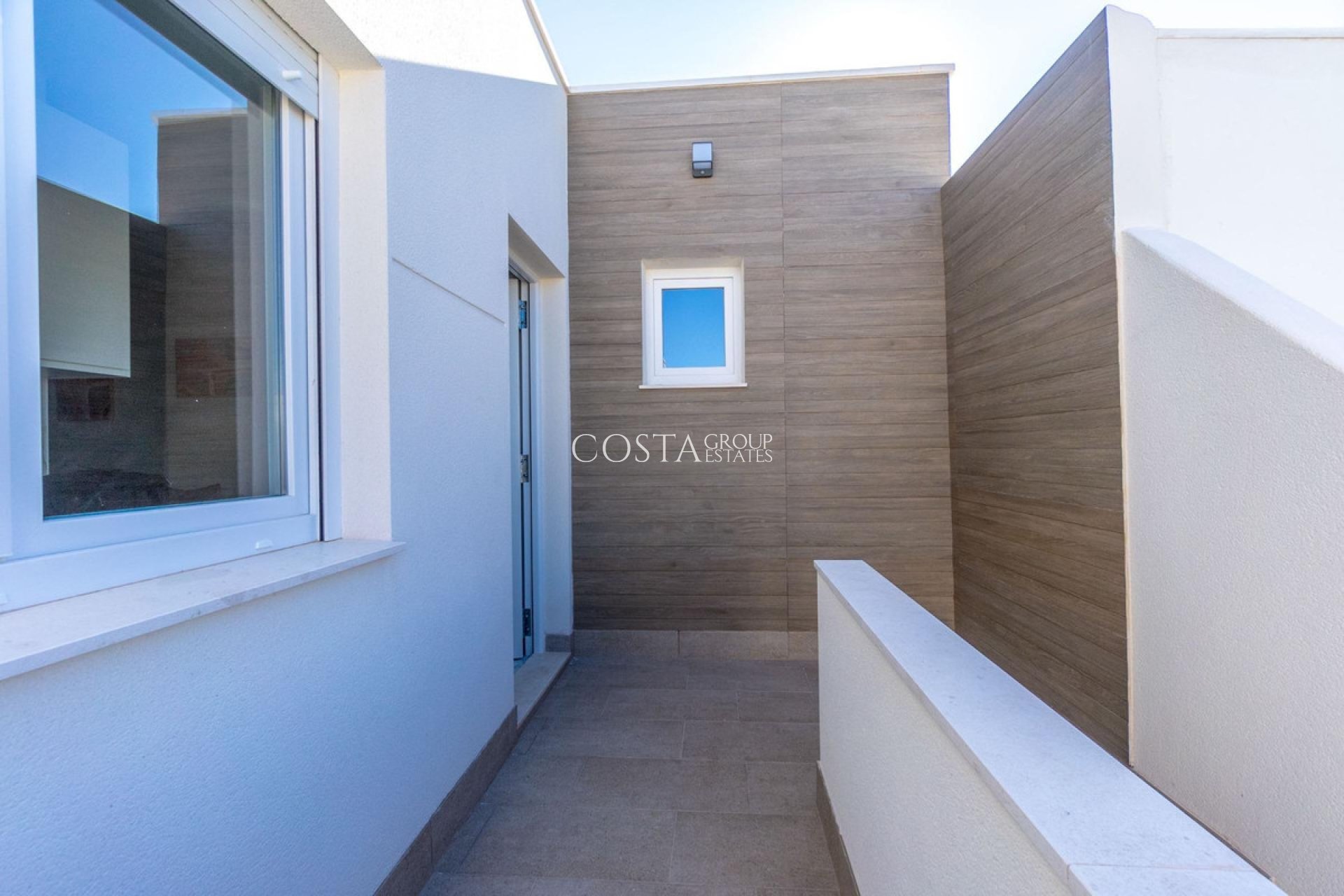 Resale - Villa -
Torrevieja - El Chaparral