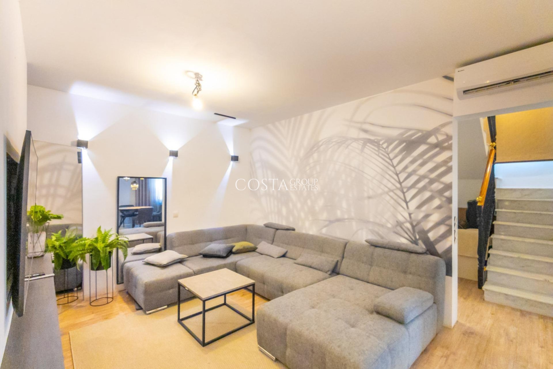 Resale - Villa -
Torrevieja - El Chaparral