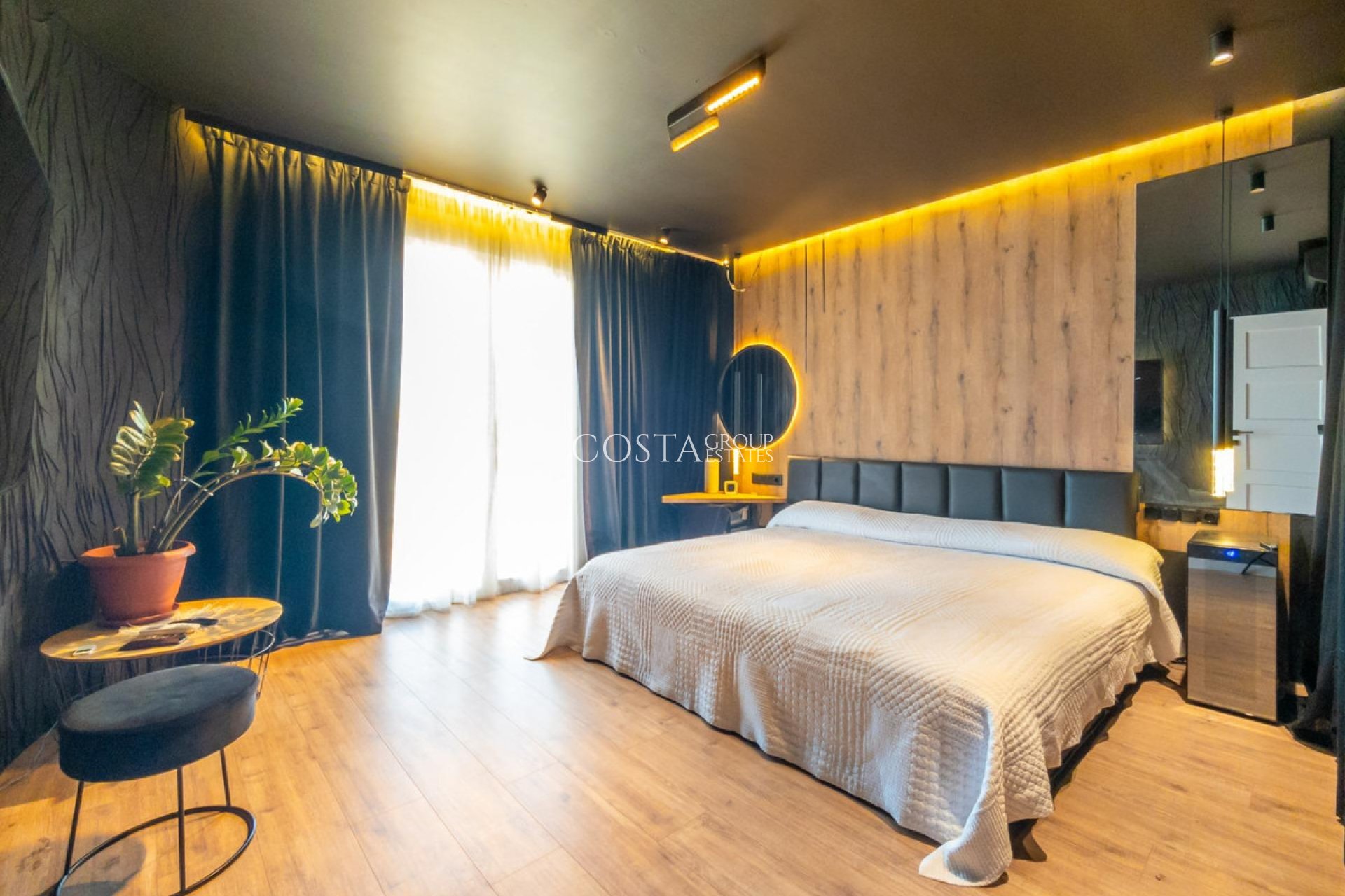 Resale - Villa -
Torrevieja - El Chaparral