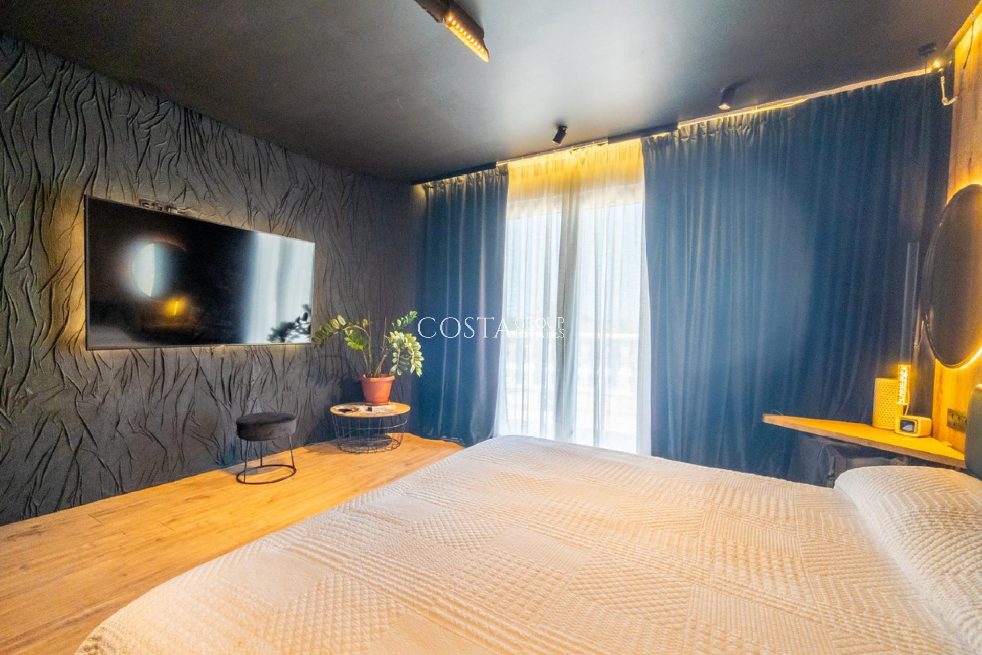 Resale - Villa -
Torrevieja - El Chaparral