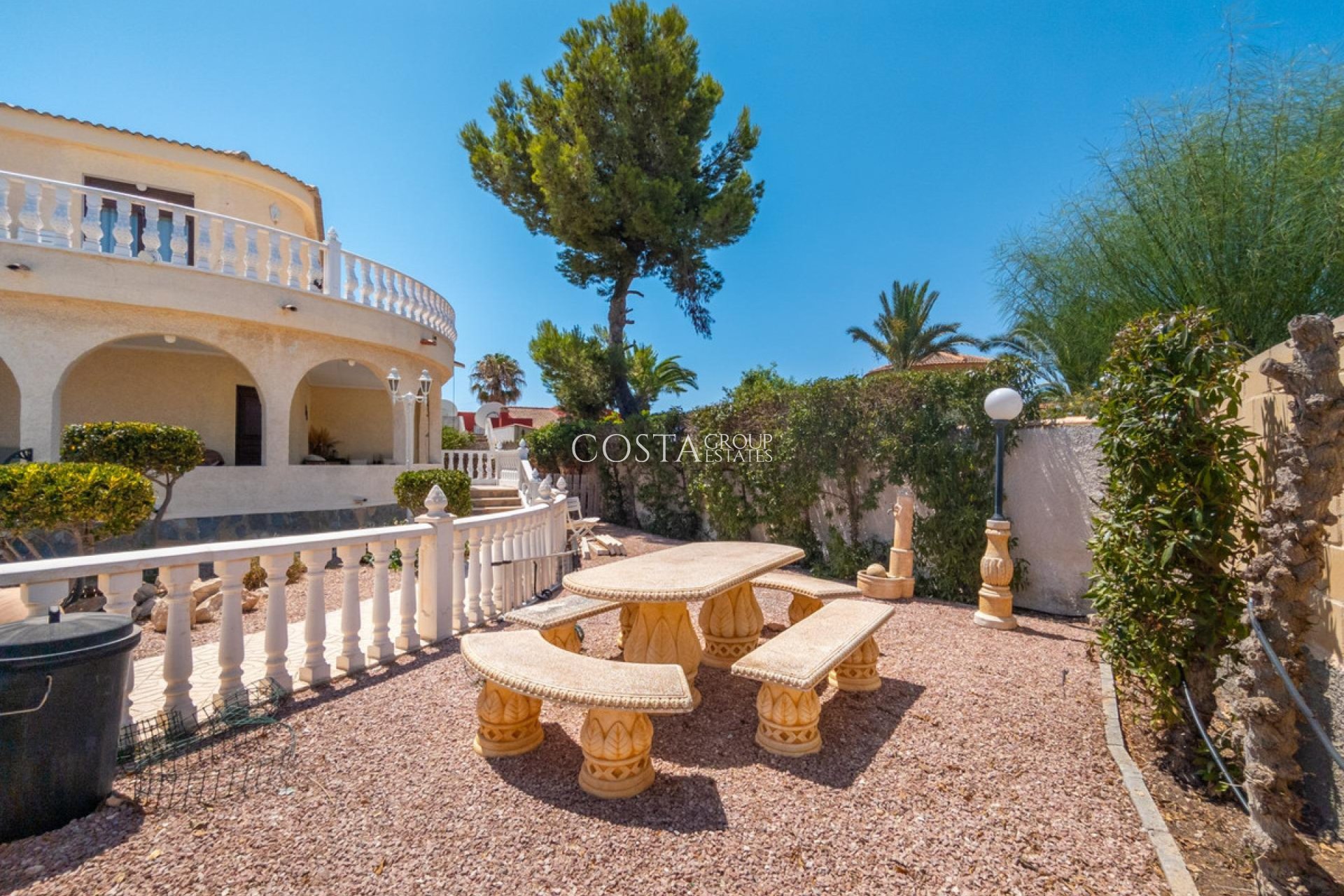 Resale - Villa -
Torrevieja - El Chaparral