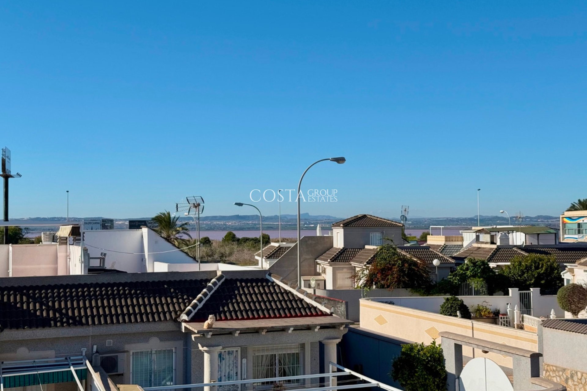 Resale - Villa -
Torrevieja - El Chaparral