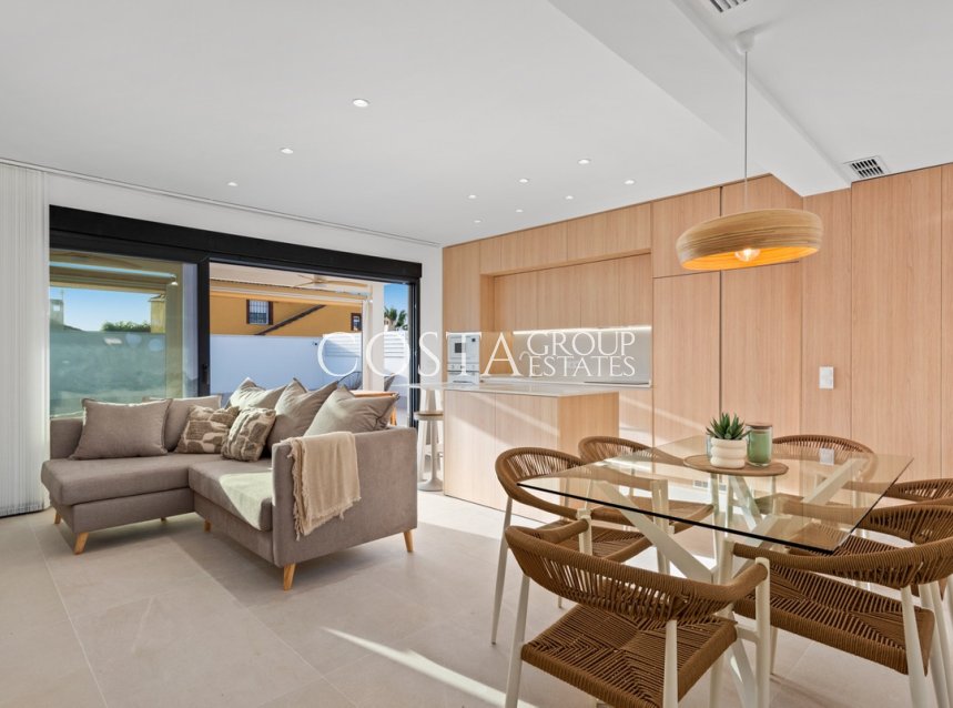 Resale - Villa -
Torrevieja - El Chaparral