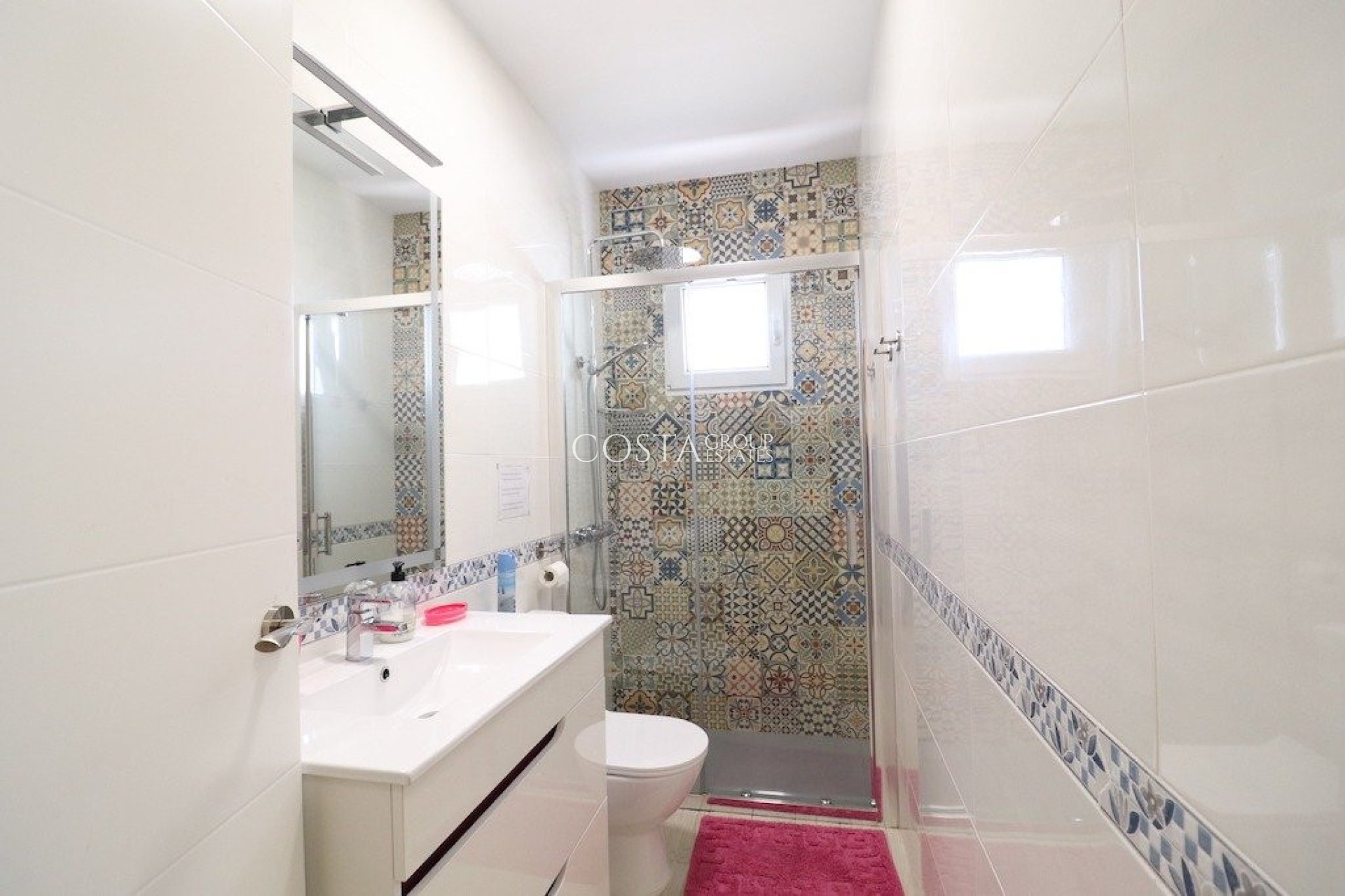 Resale - Villa -
Torrevieja - El Chaparral