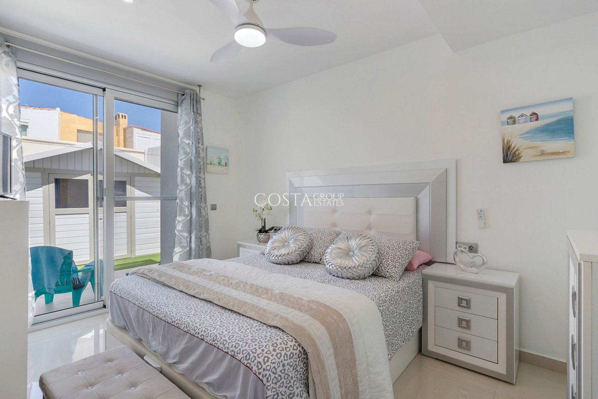 Resale - Villa -
Torrevieja - El Chaparral