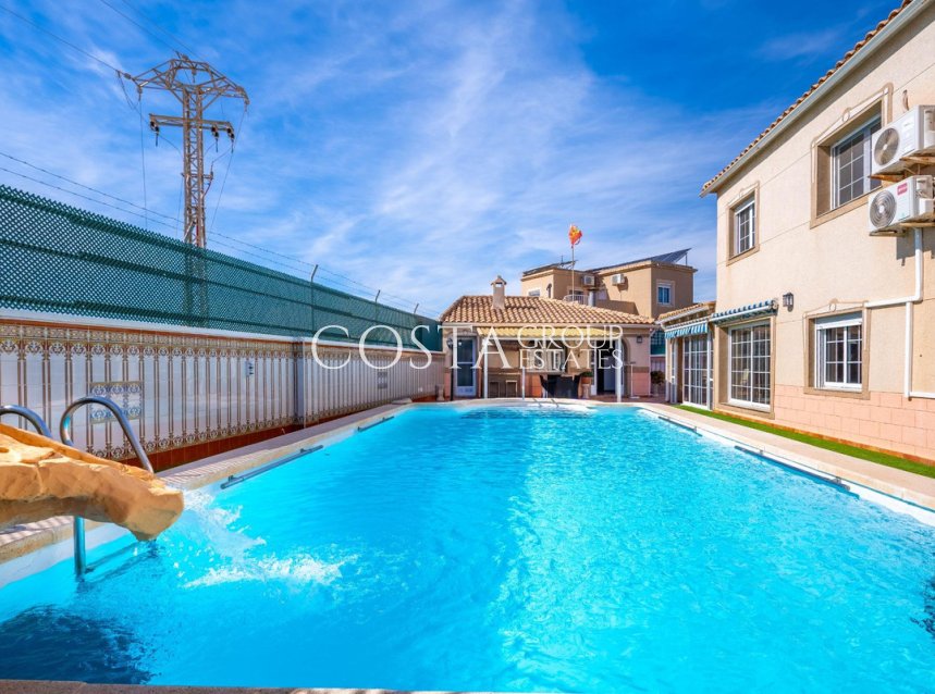 Resale - Villa -
Torrevieja - El Chaparral