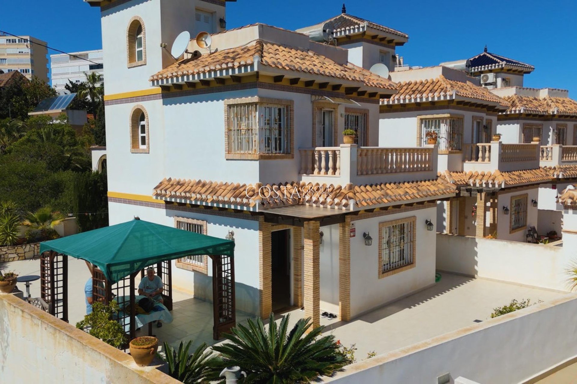Resale - Villa -
Torrevieja - La Mata