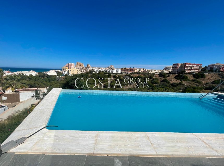 Resale - Villa -
Torrevieja - La Mata