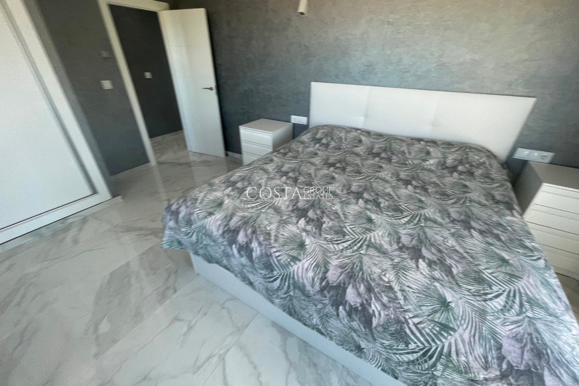 Resale - Villa -
Torrevieja - La Mata