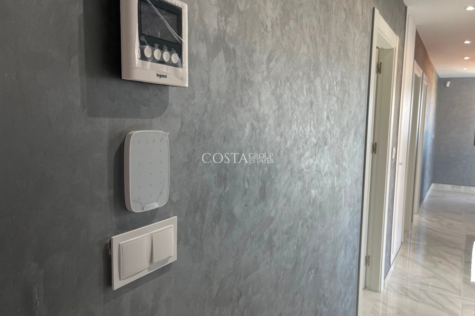 Resale - Villa -
Torrevieja - La Mata