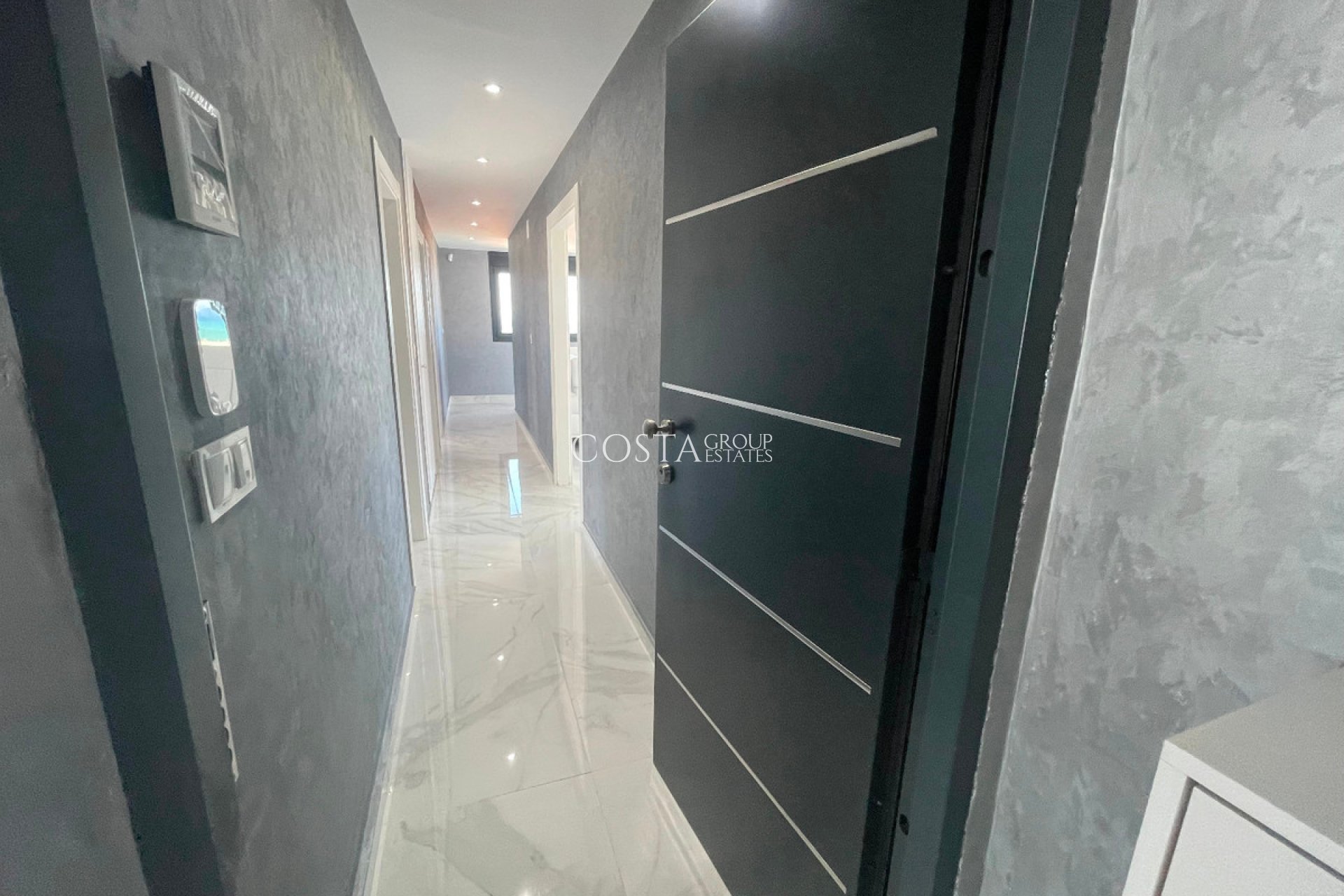 Resale - Villa -
Torrevieja - La Mata