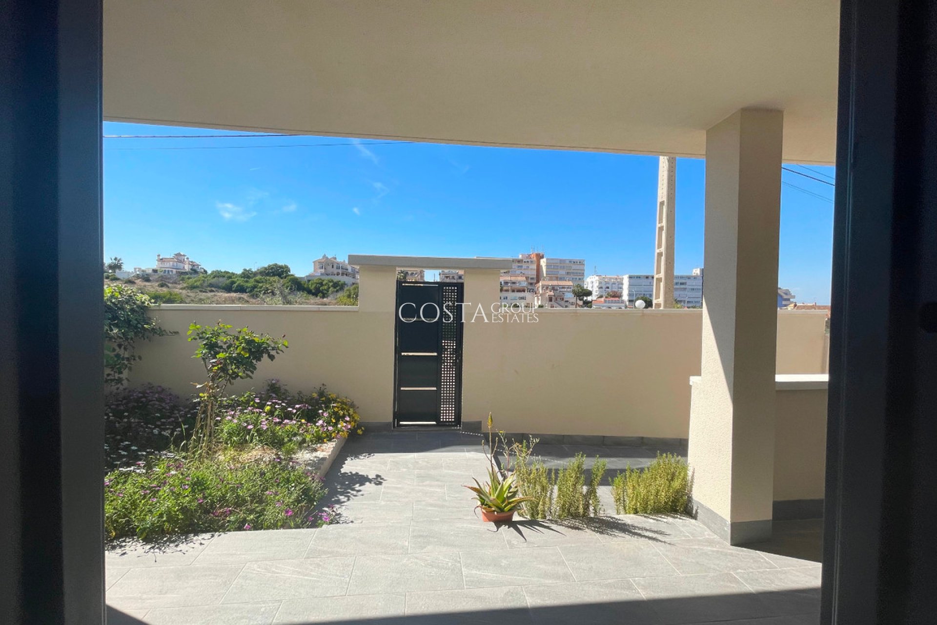 Resale - Villa -
Torrevieja - La Mata