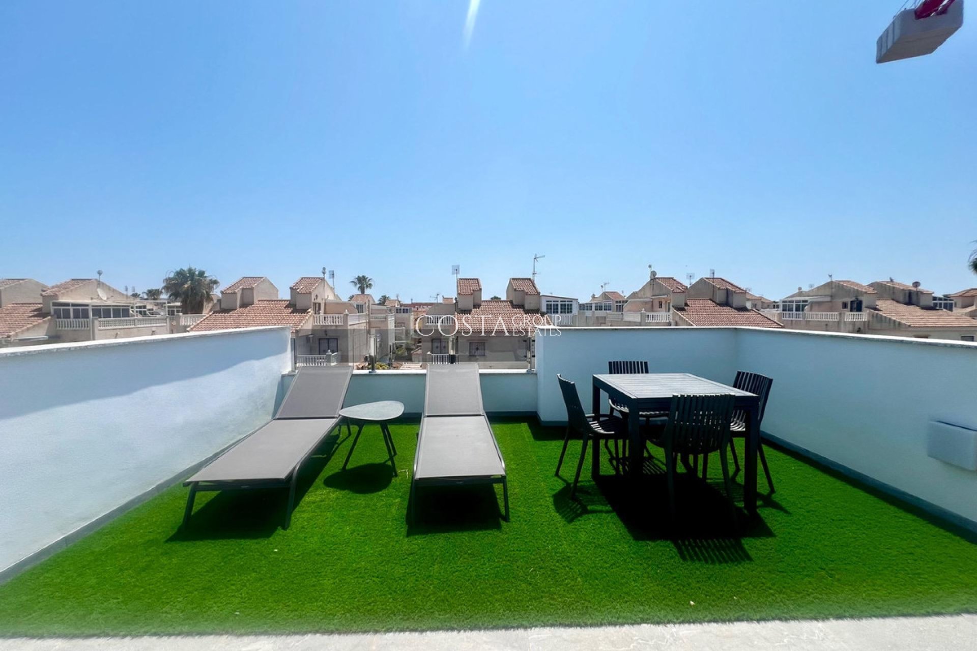 Resale - Villa -
Torrevieja - La Siesta