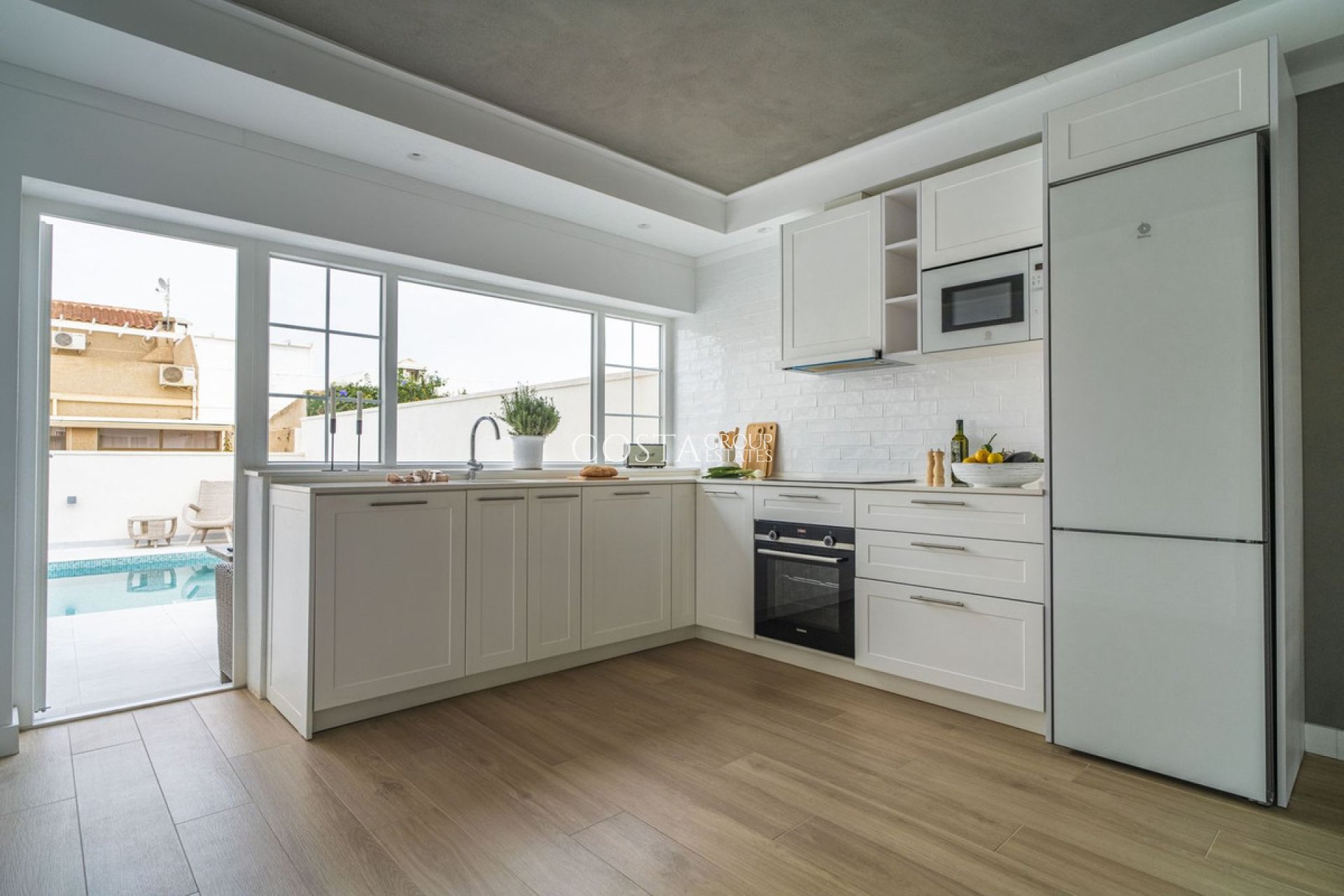 Resale - Villa -
Torrevieja - La Siesta