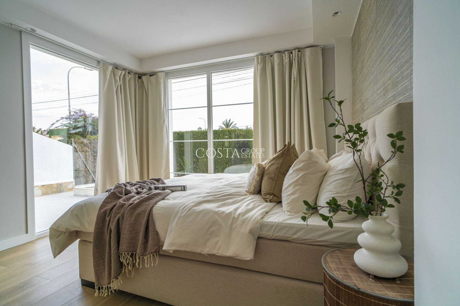 Resale - Villa -
Torrevieja - La Siesta