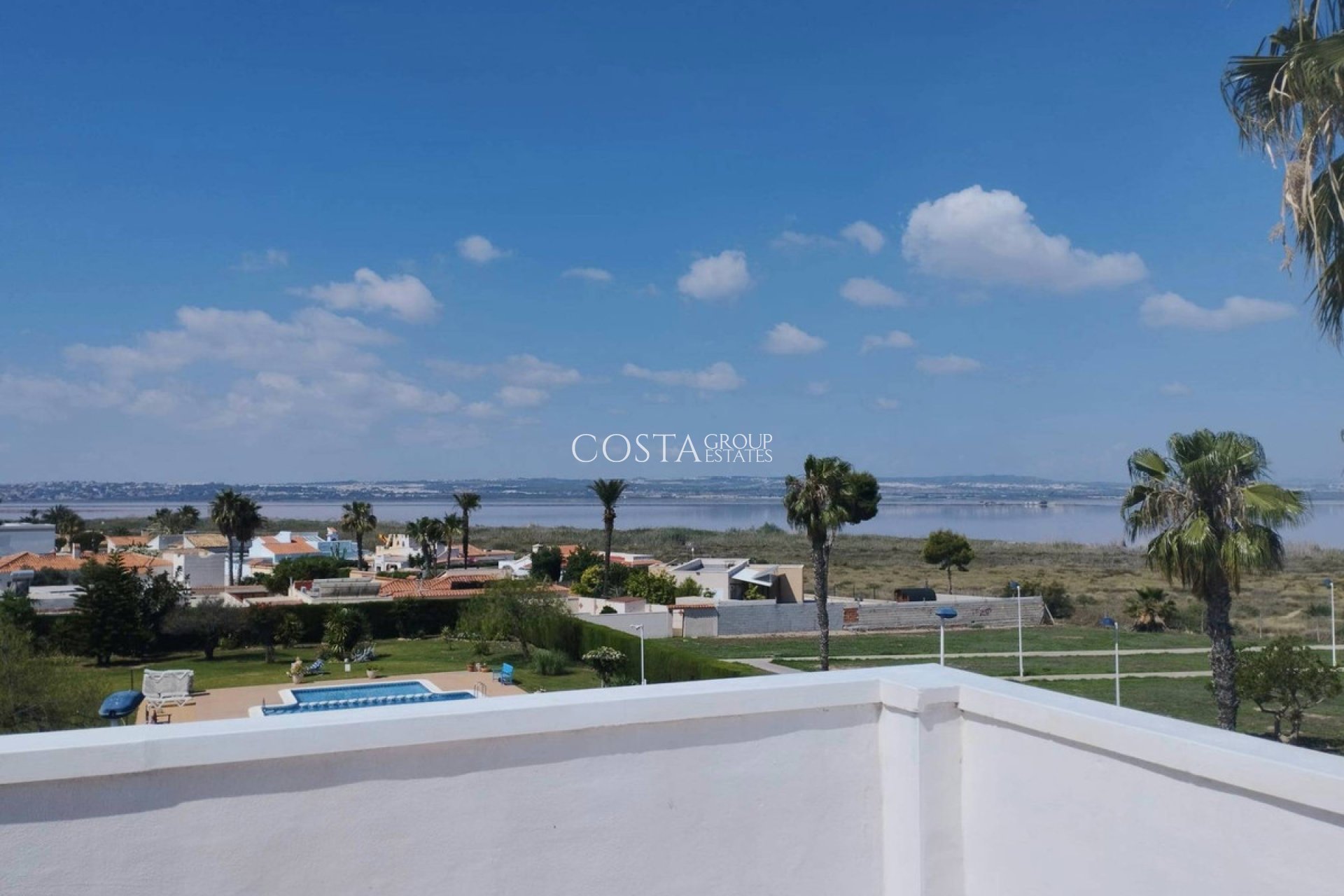 Resale - Villa -
Torrevieja - La Siesta