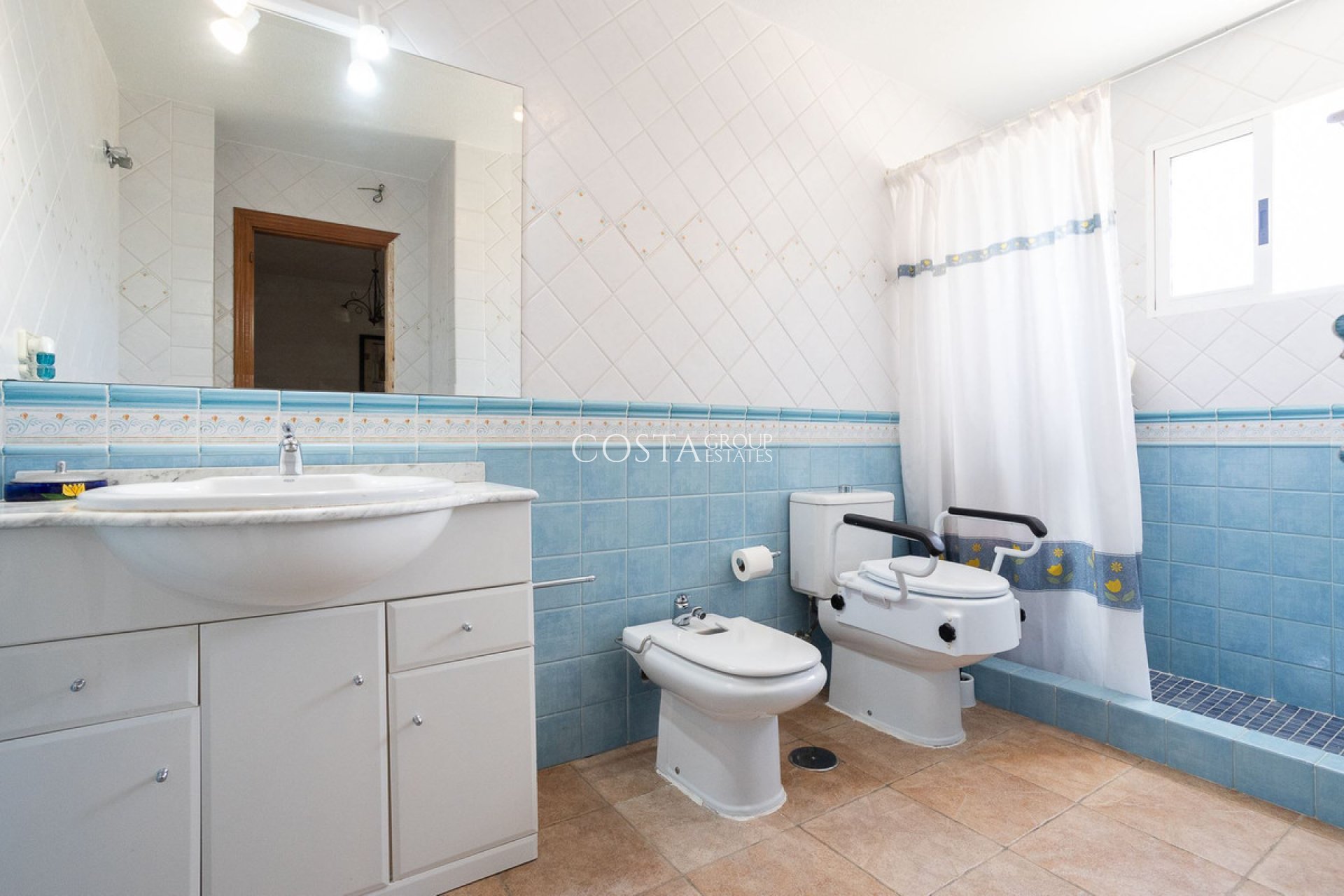 Resale - Villa -
Torrevieja - La Siesta