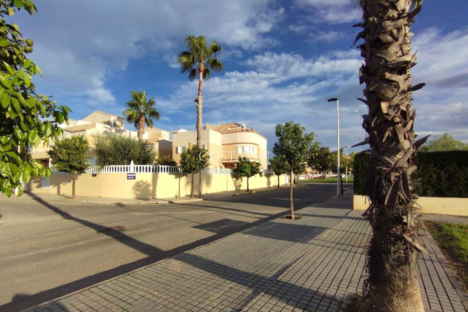 Resale - Villa -
Torrevieja - La Siesta