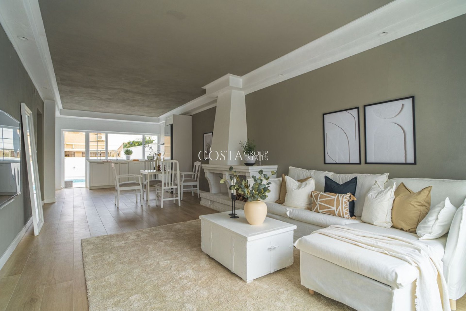 Resale - Villa -
Torrevieja - La Siesta