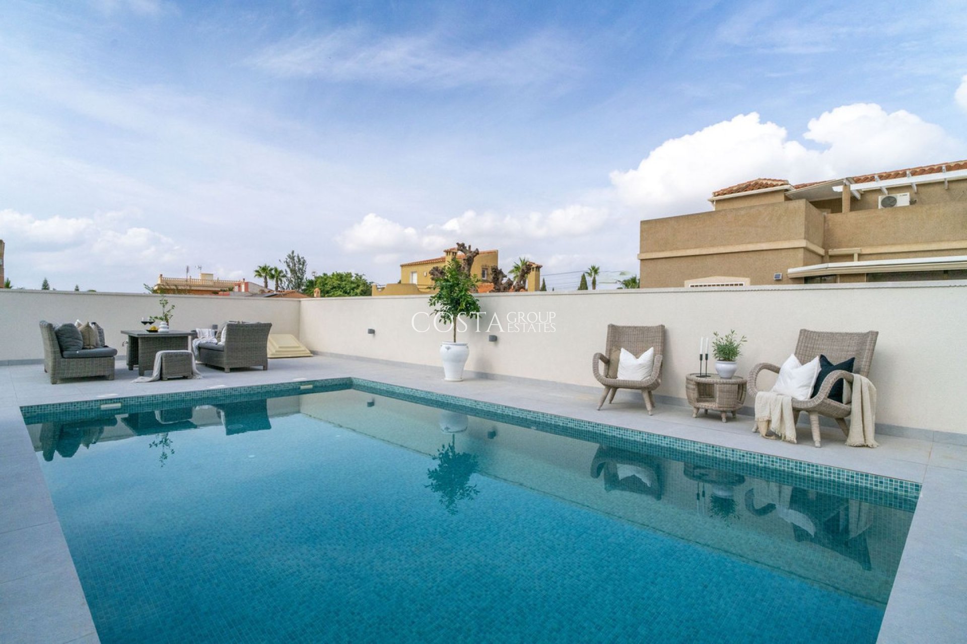 Resale - Villa -
Torrevieja - La Siesta