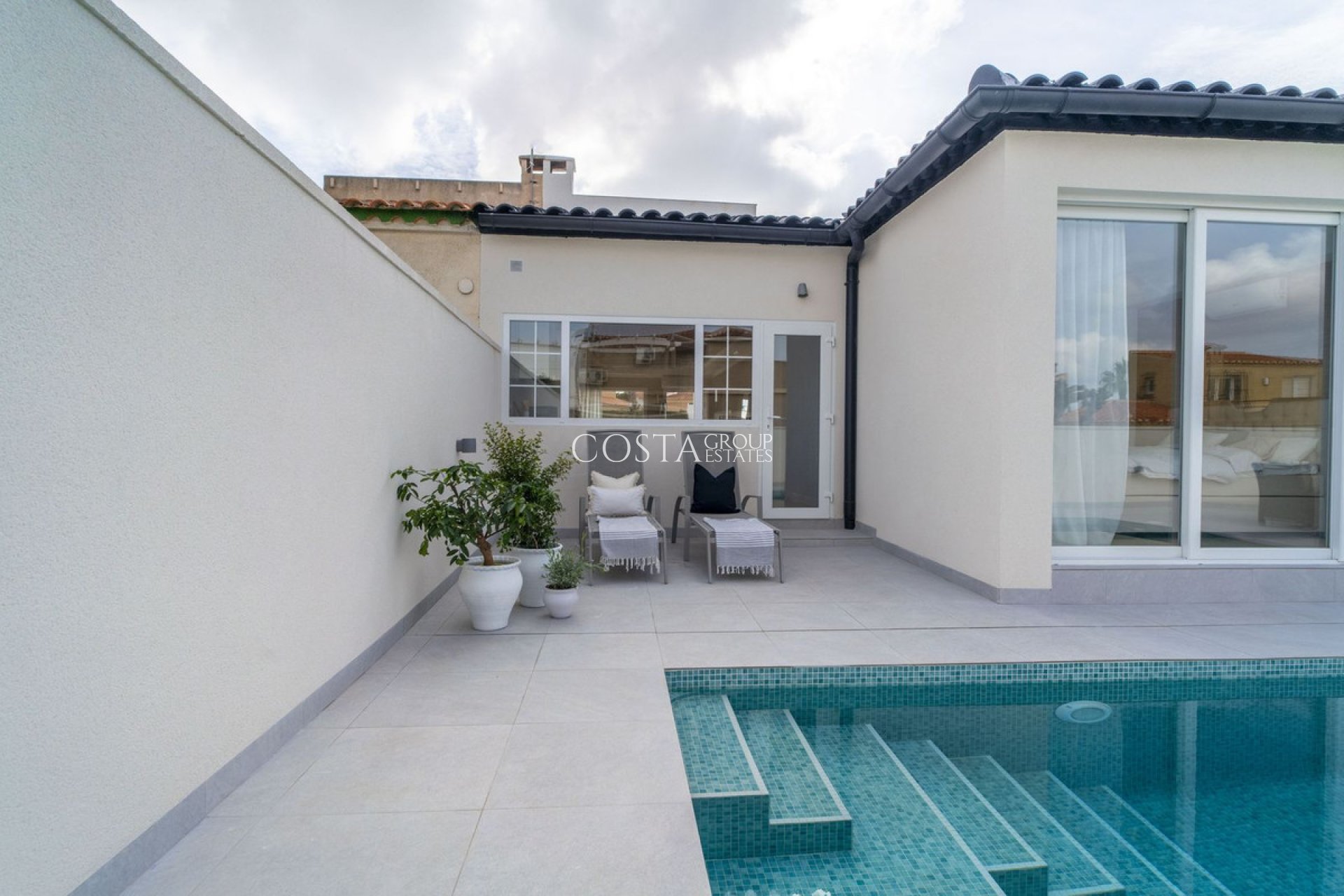 Resale - Villa -
Torrevieja - La Siesta