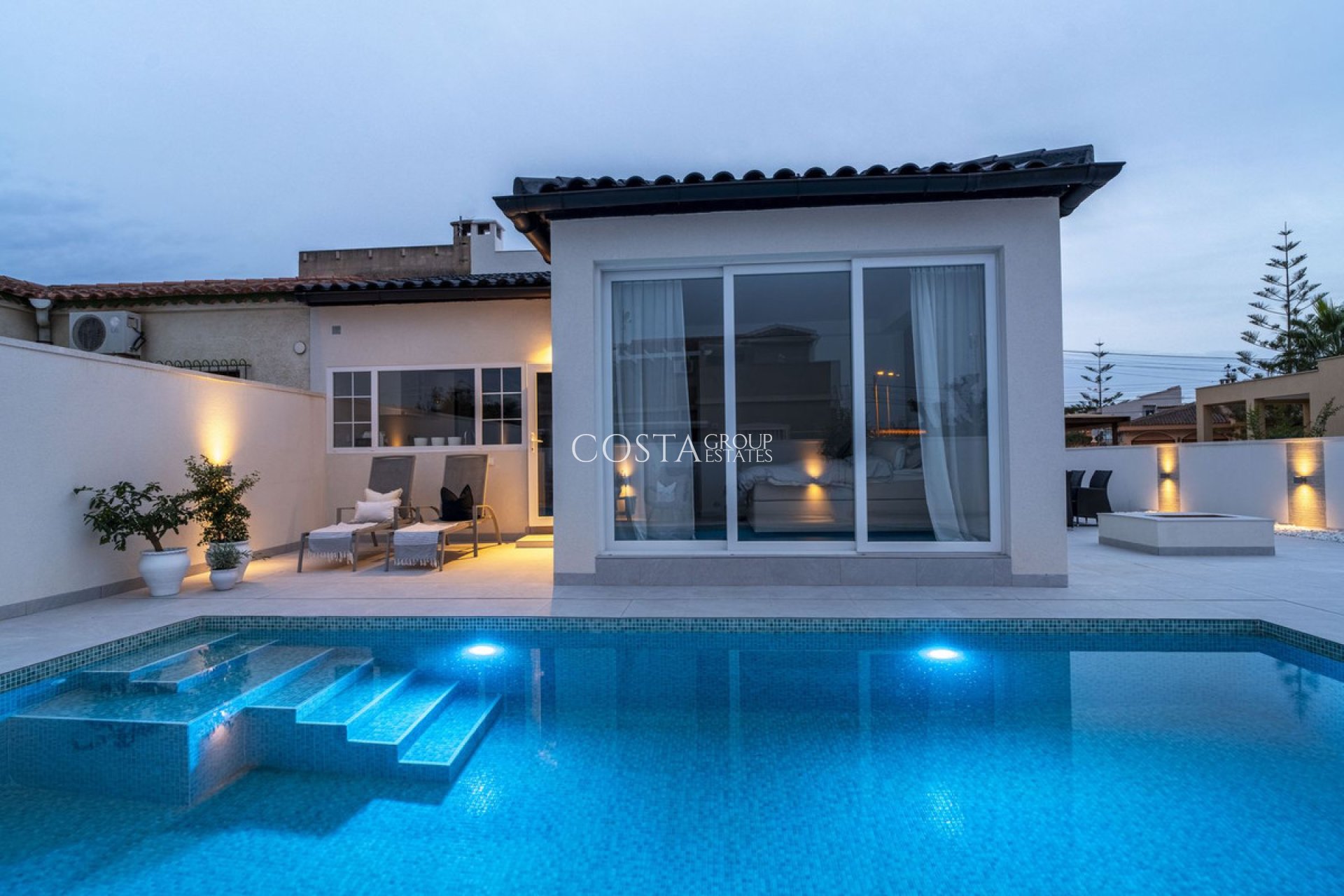 Resale - Villa -
Torrevieja - La Siesta