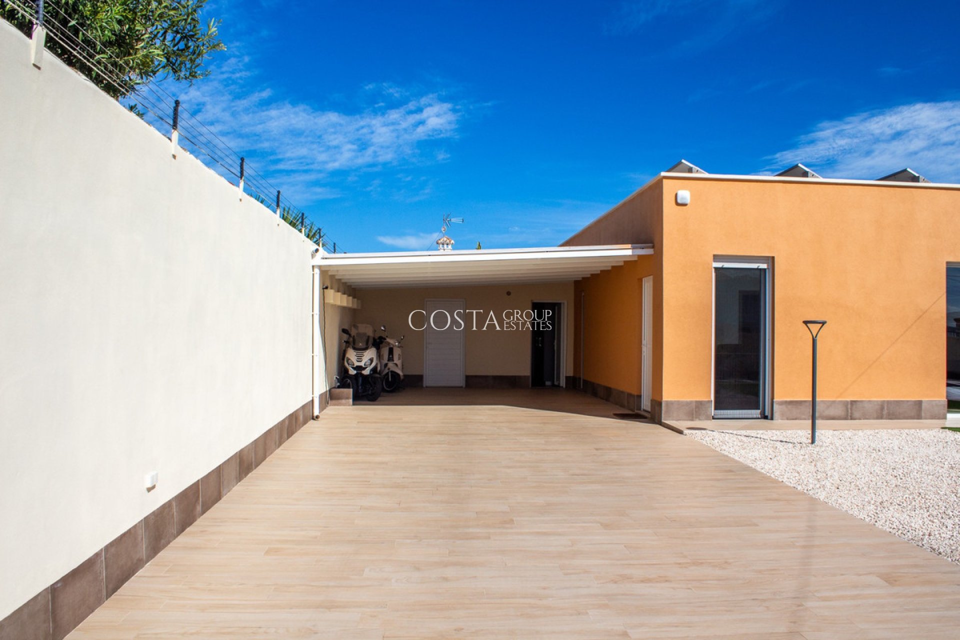 Resale - Villa -
Torrevieja - La Siesta