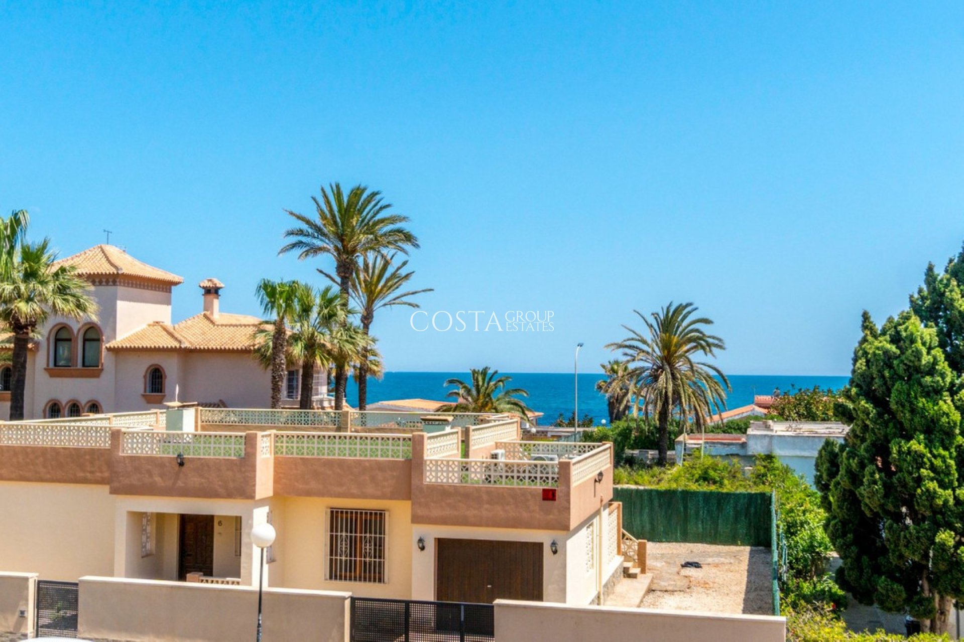 Resale - Villa -
Torrevieja - La Veleta