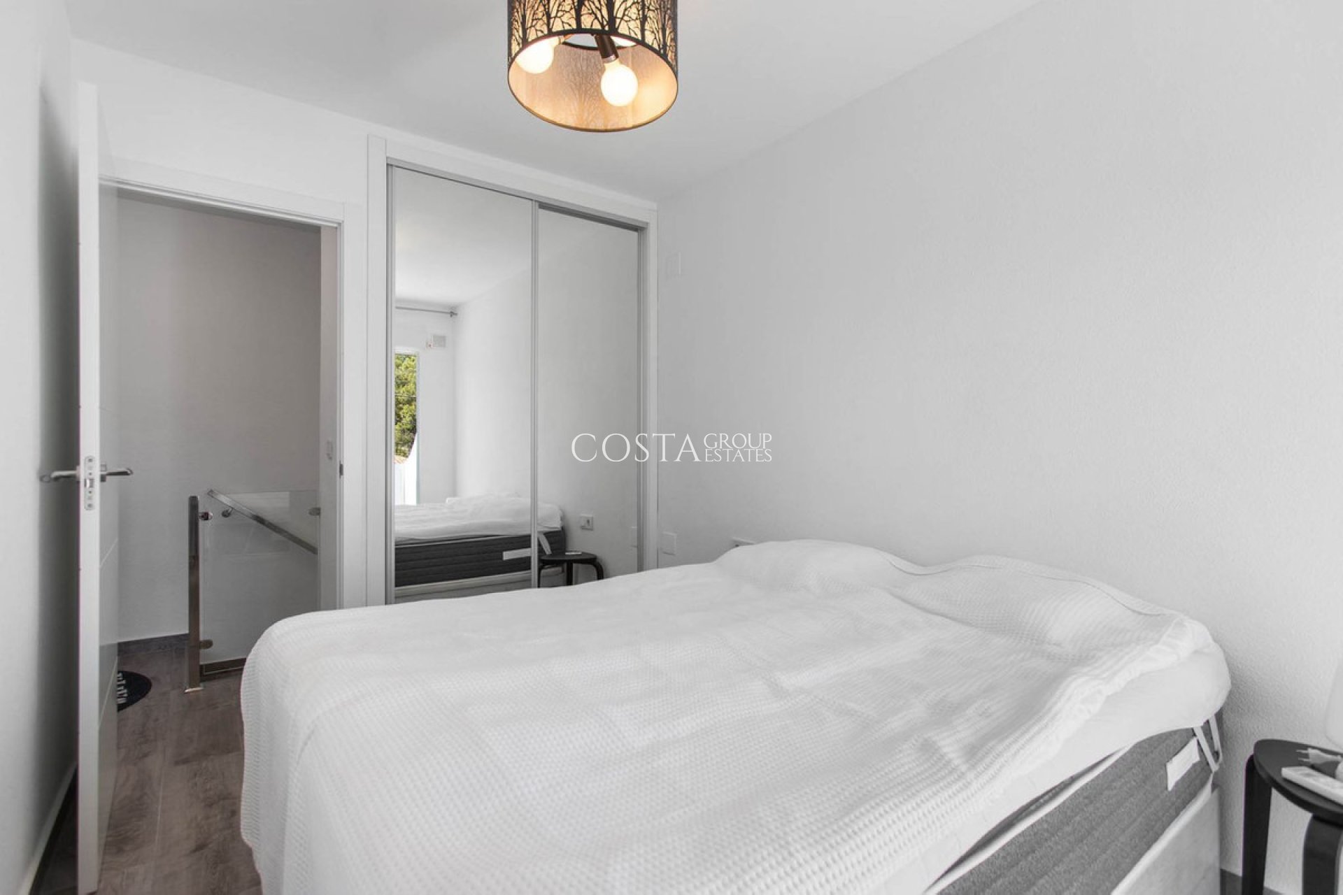 Resale - Villa -
Torrevieja - Lago Jardin