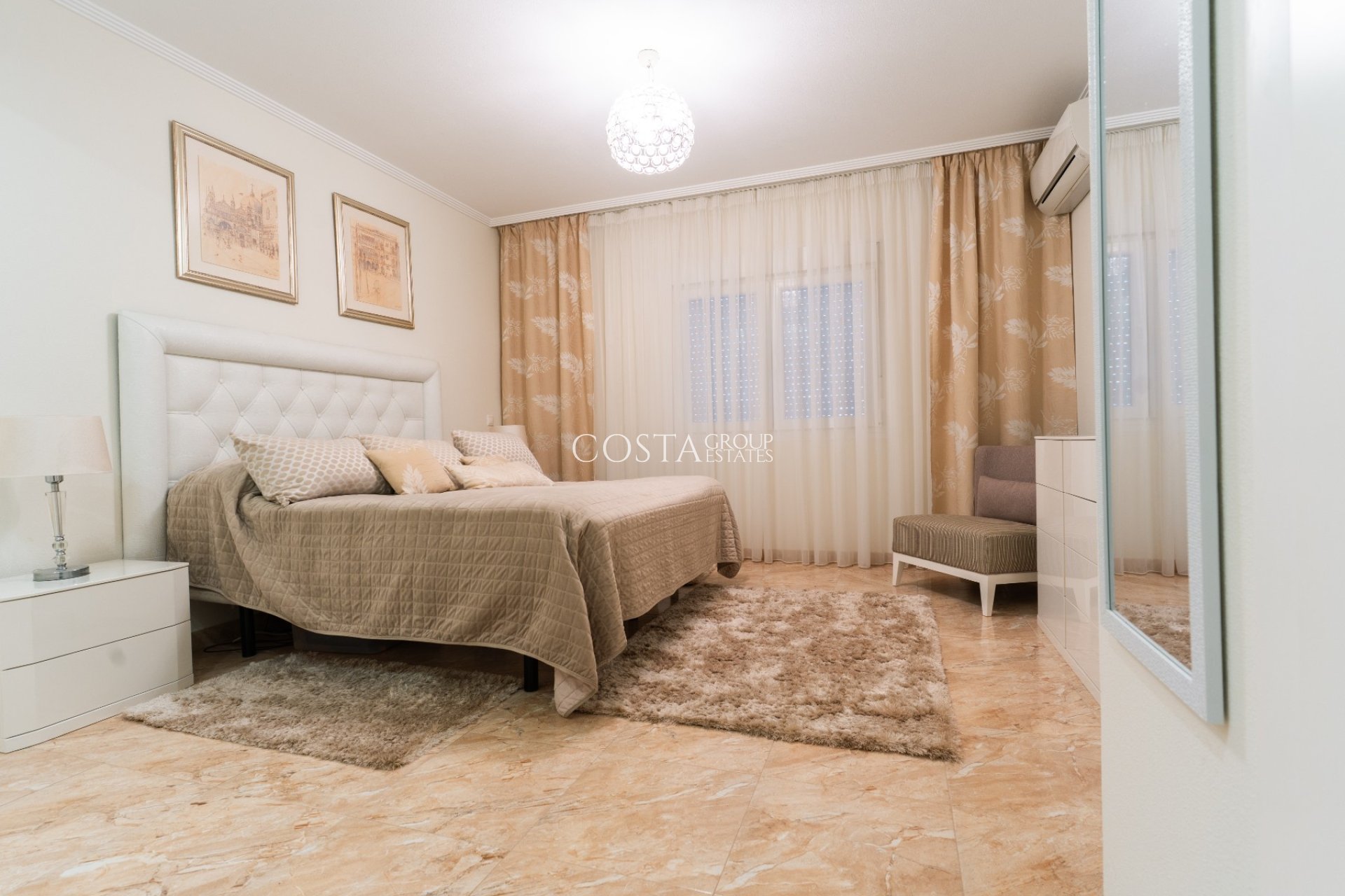 Resale - Villa -
Torrevieja - Los Balcones