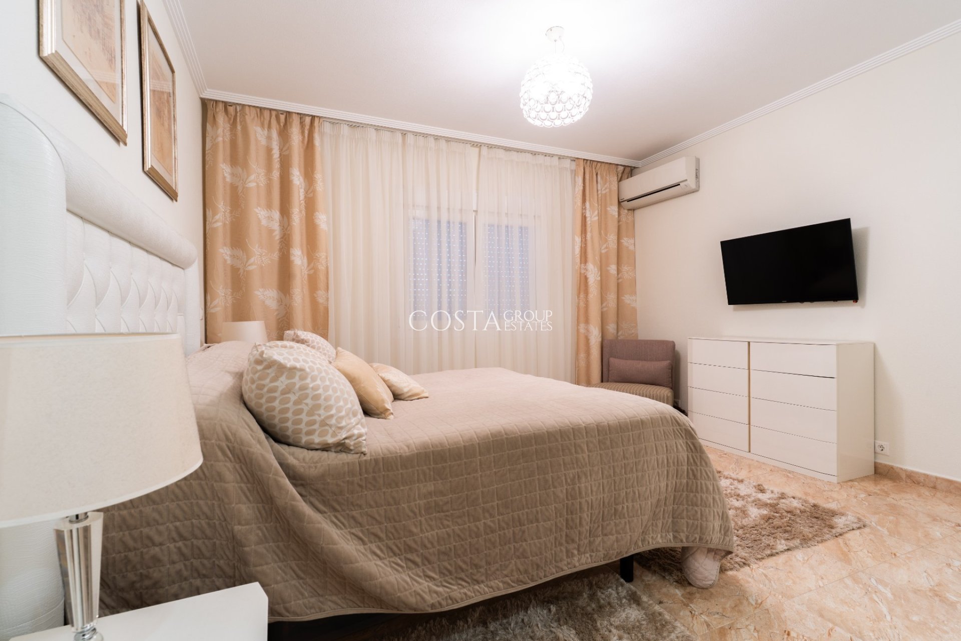 Resale - Villa -
Torrevieja - Los Balcones