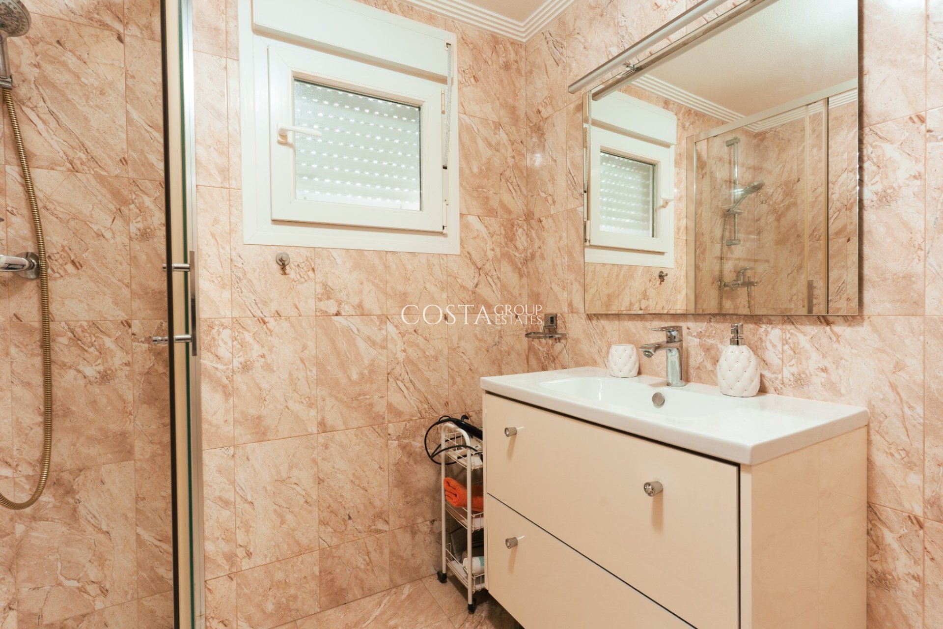 Resale - Villa -
Torrevieja - Los Balcones