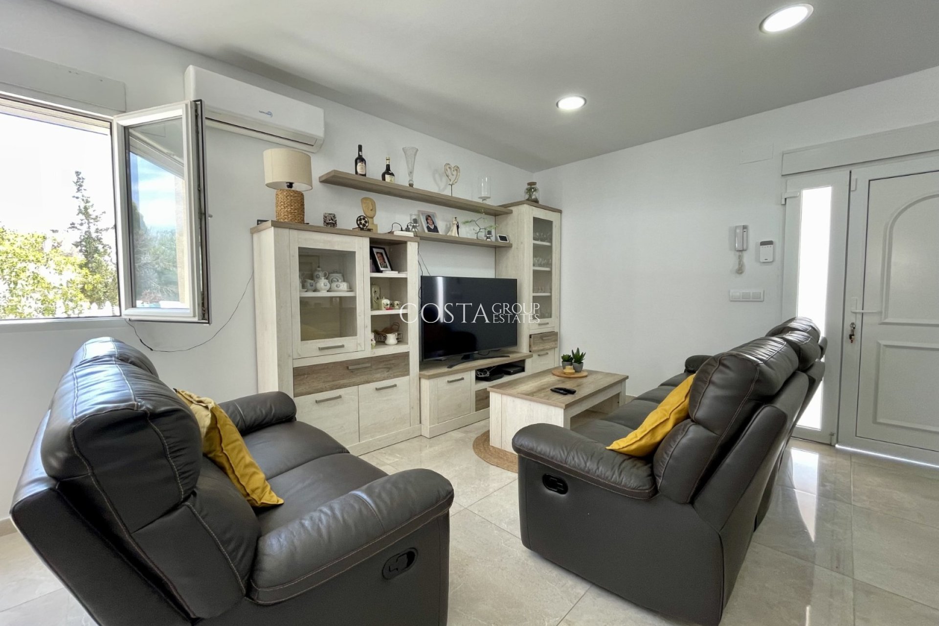 Resale - Villa -
Torrevieja - Los Balcones