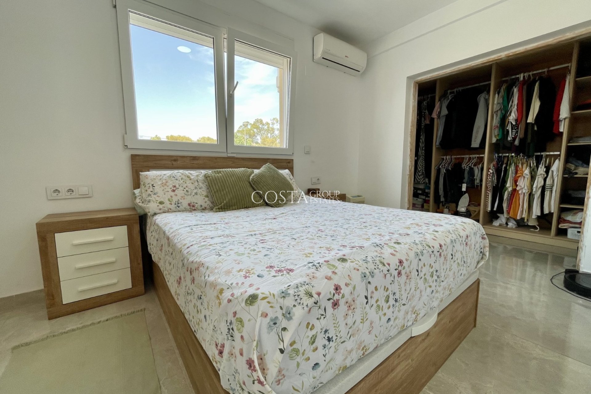 Resale - Villa -
Torrevieja - Los Balcones