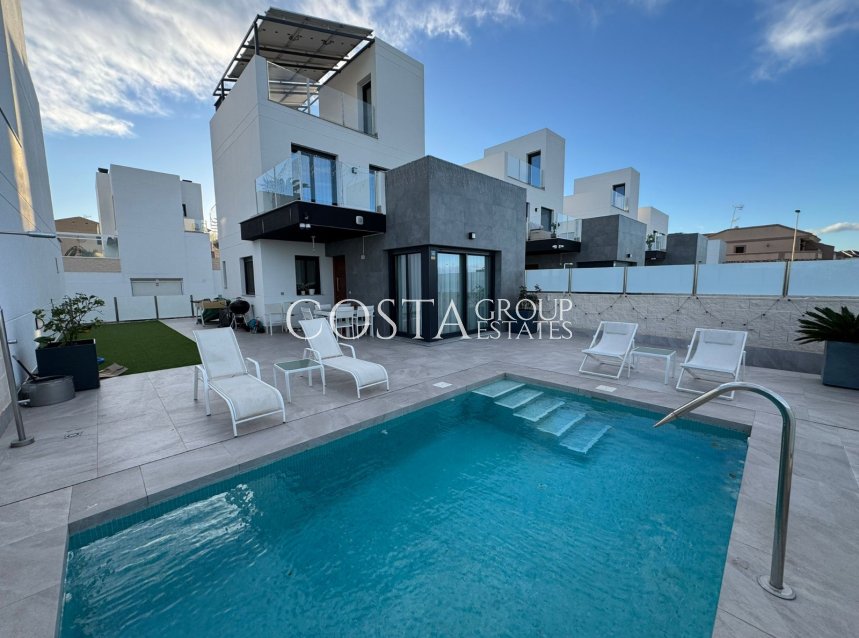 Resale - Villa -
Torrevieja - Los Balcones