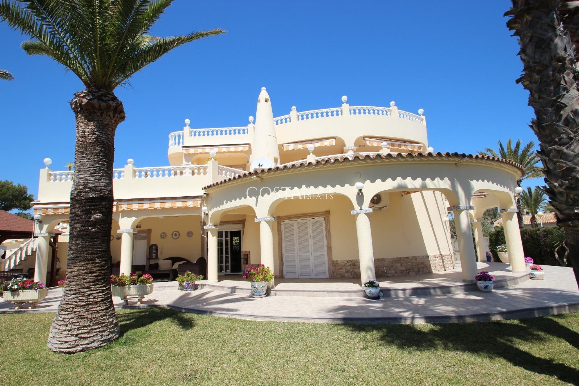 Resale - Villa -
Torrevieja - Punta Prima