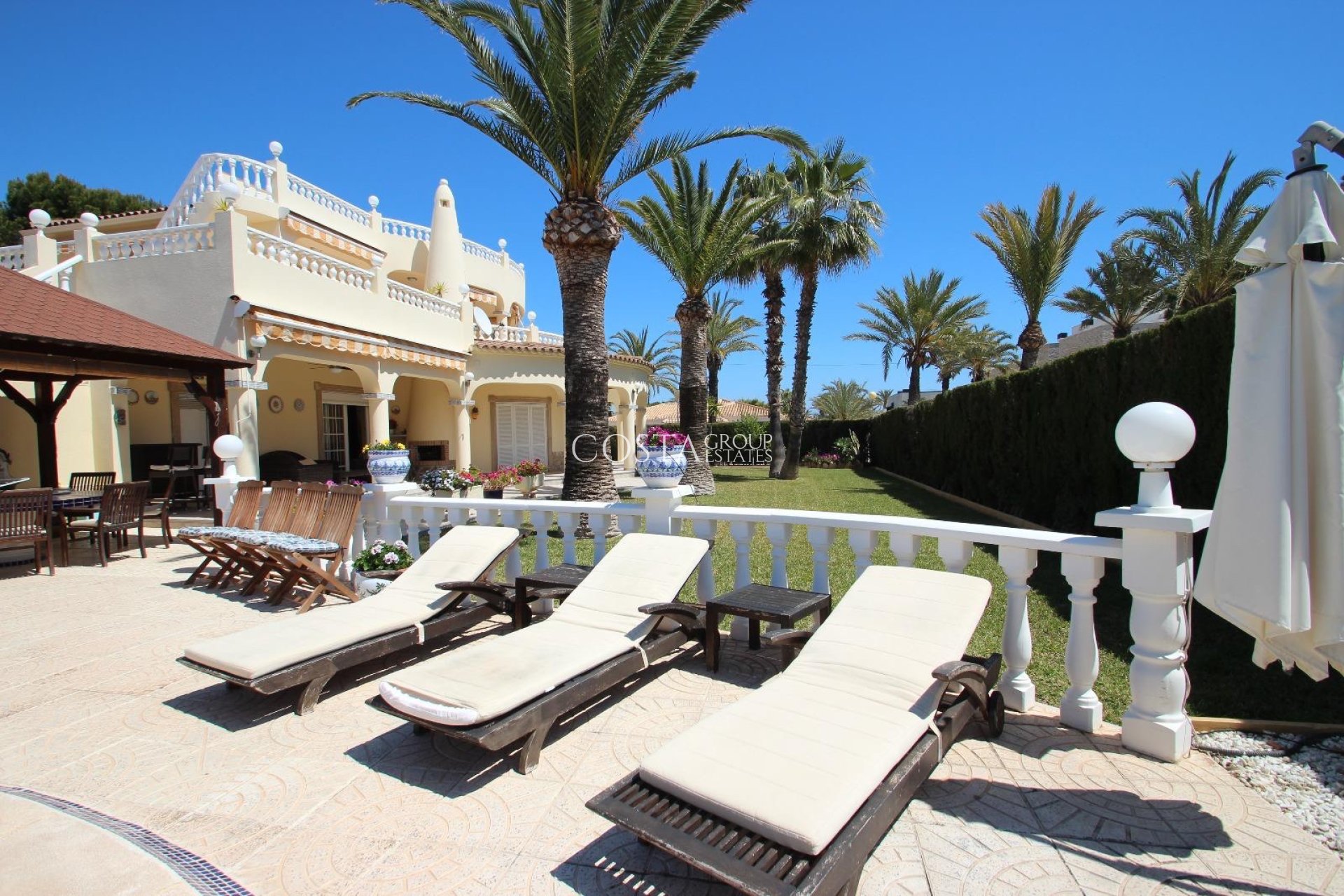 Resale - Villa -
Torrevieja - Punta Prima