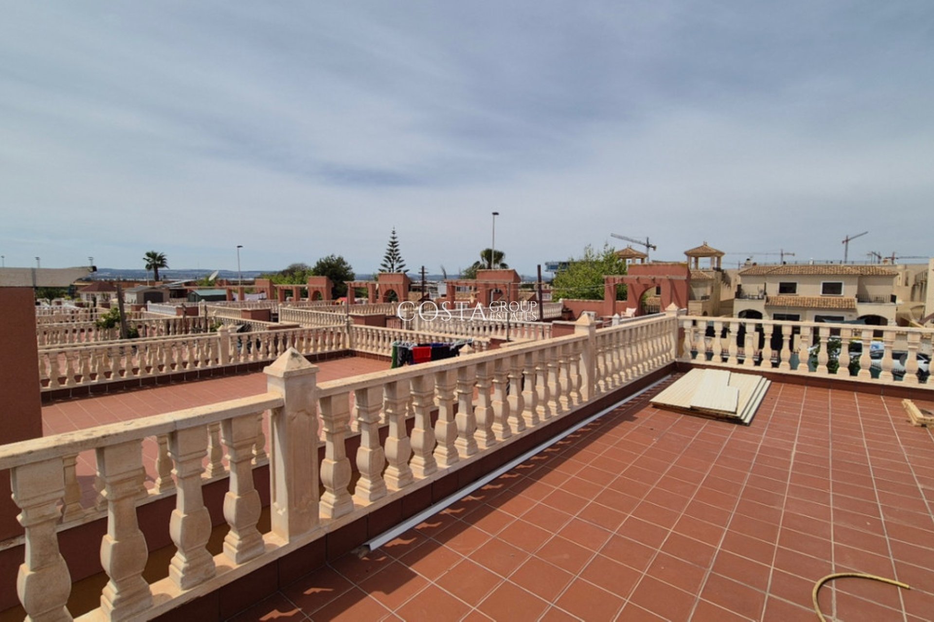 Resale - Villa -
Torrevieja - Torrevieja Centro