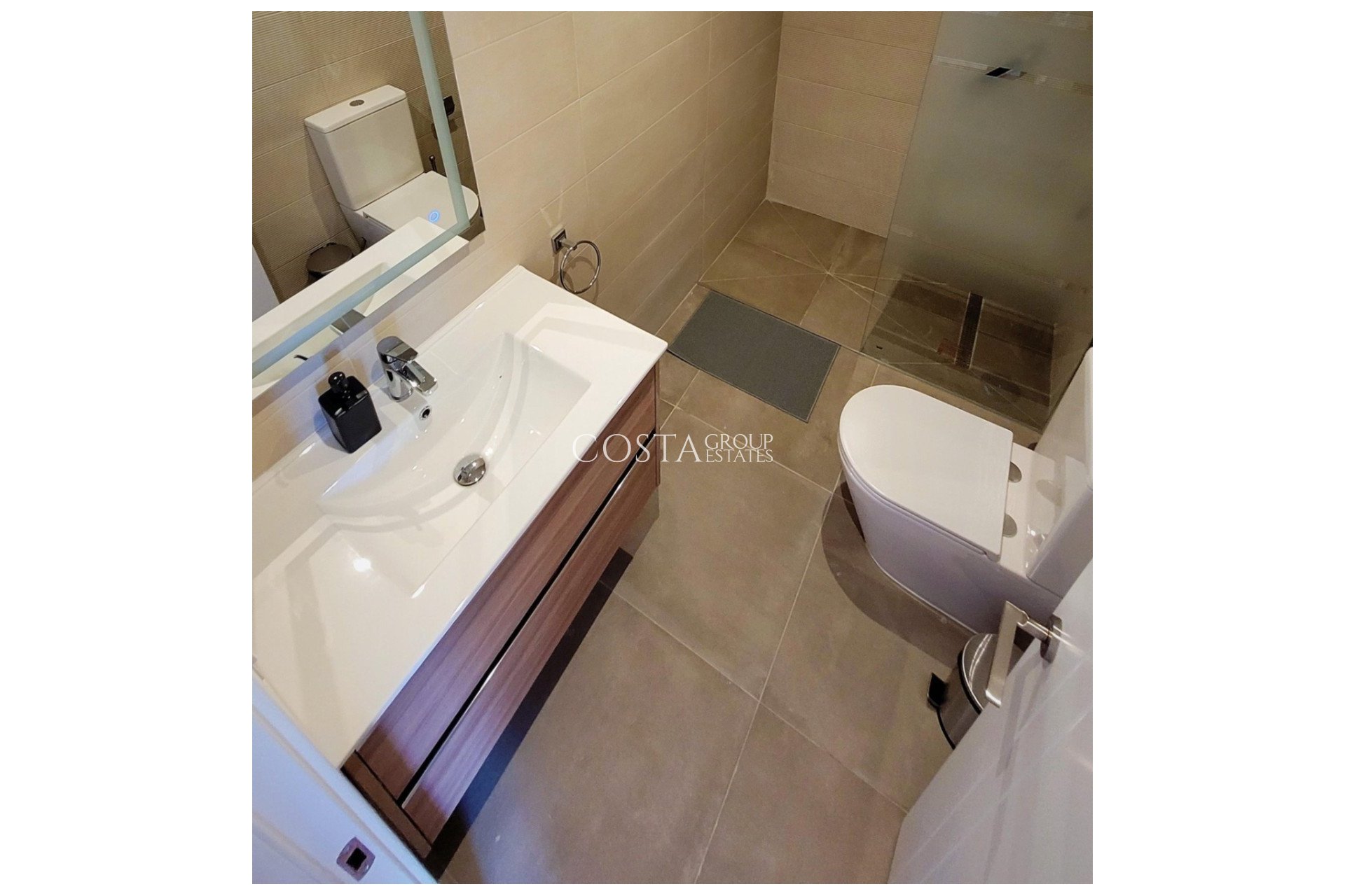 Resale - Villa -
Torrevieja - Torrevieja Centro