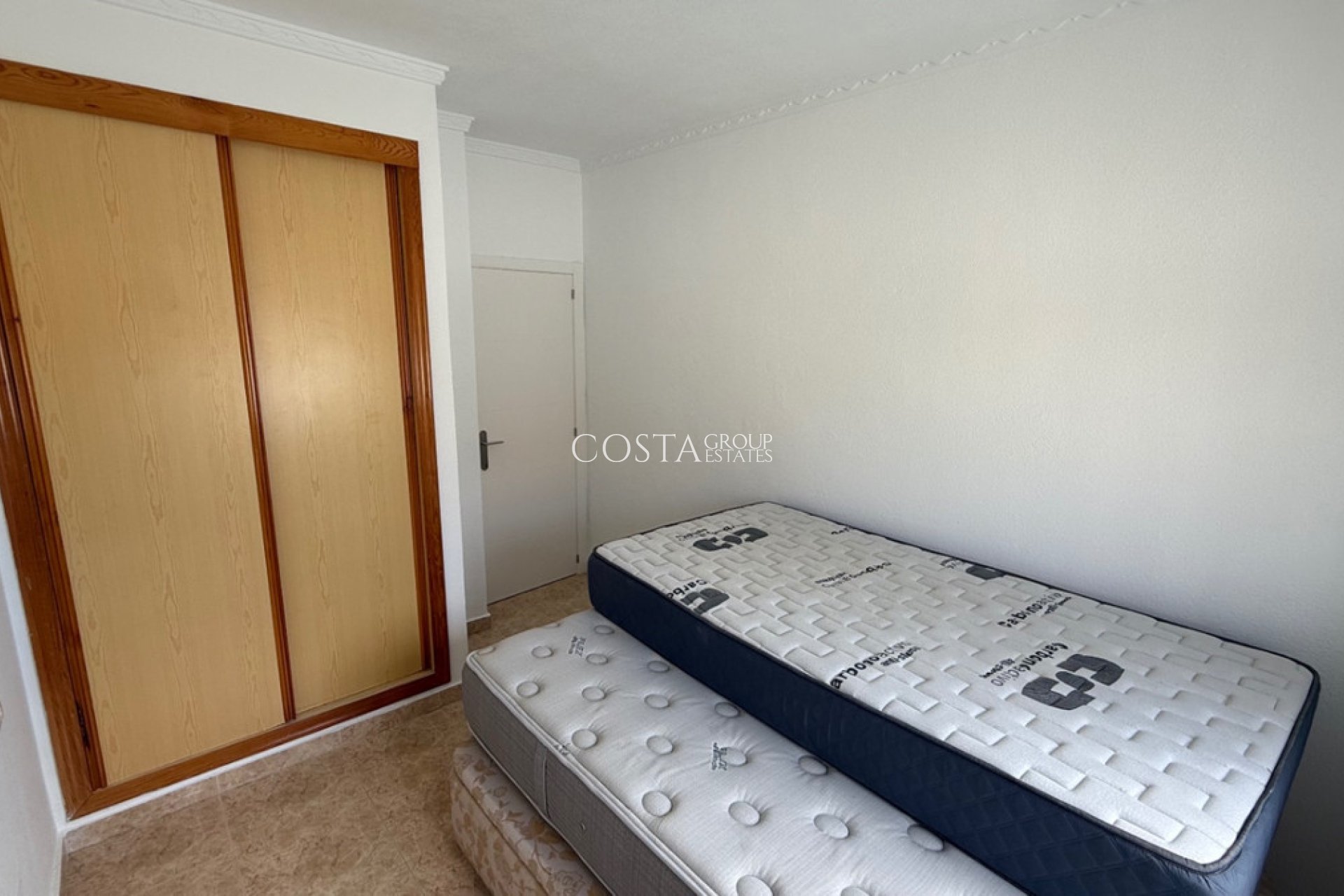 Resale - Villa -
Torrevieja - Torrevieja Centro