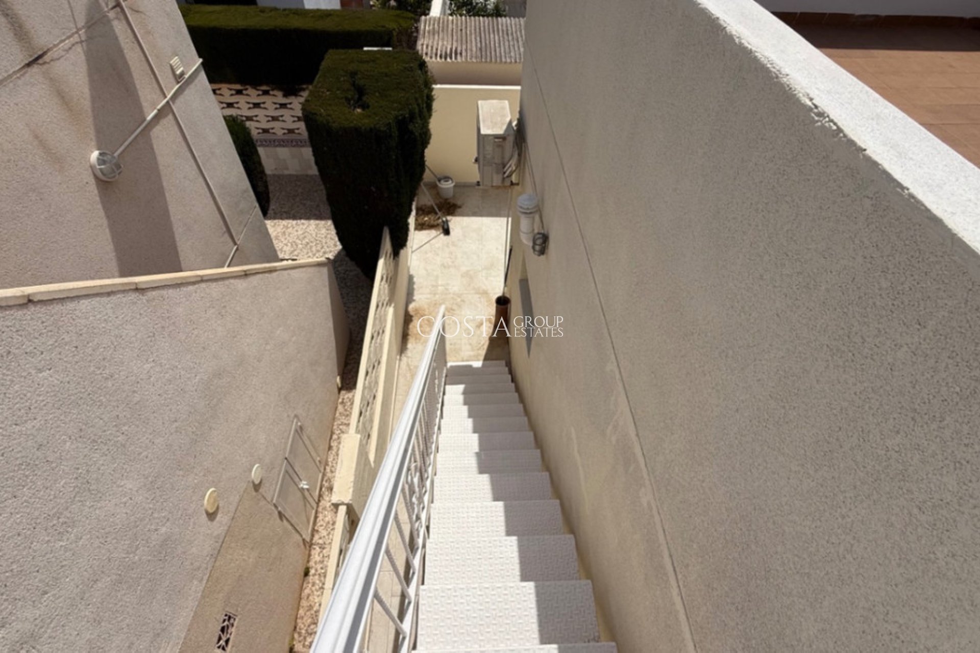 Resale - Villa -
Torrevieja - Torrevieja Centro