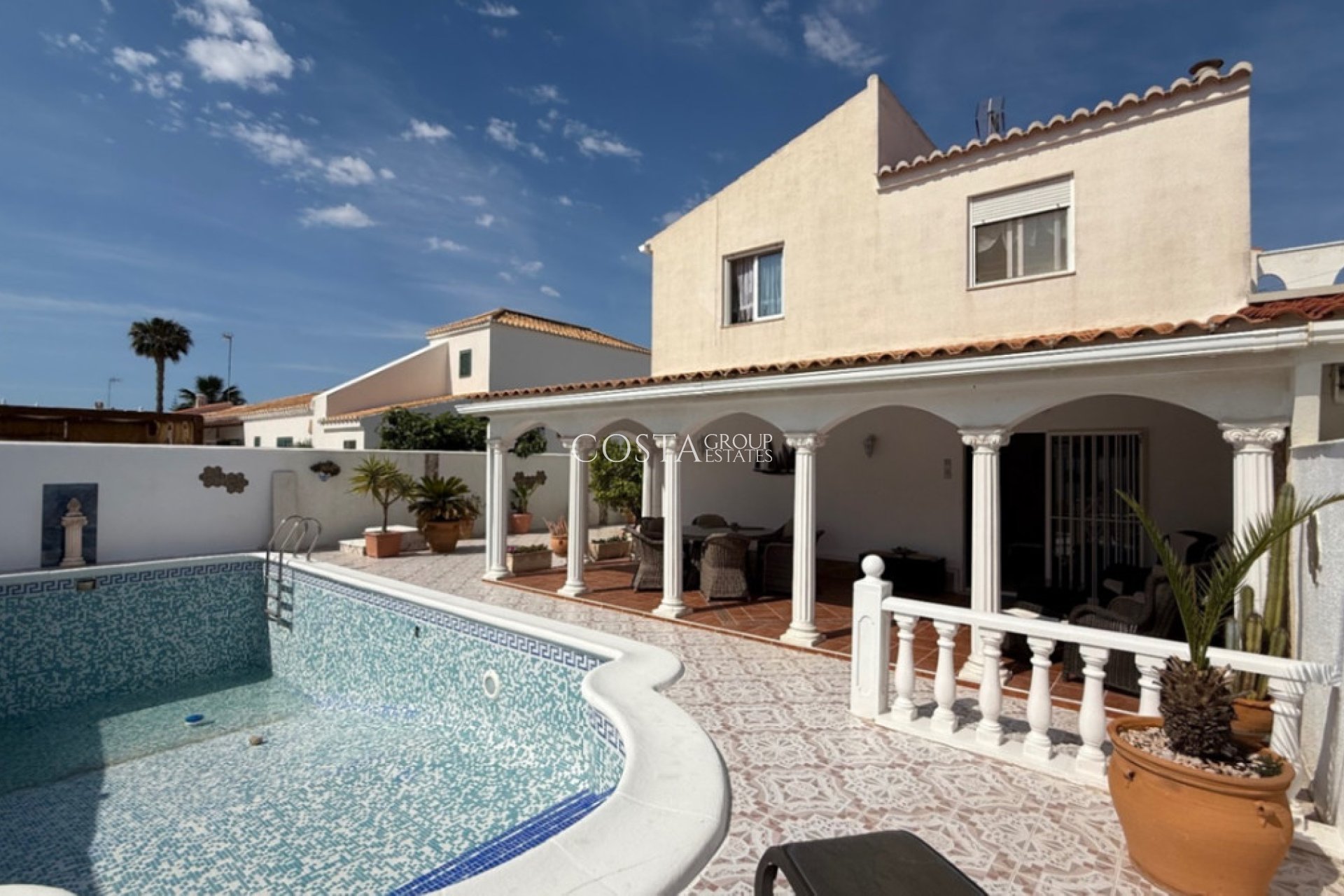 Resale - Villa -
Torrevieja - Torrevieja Centro
