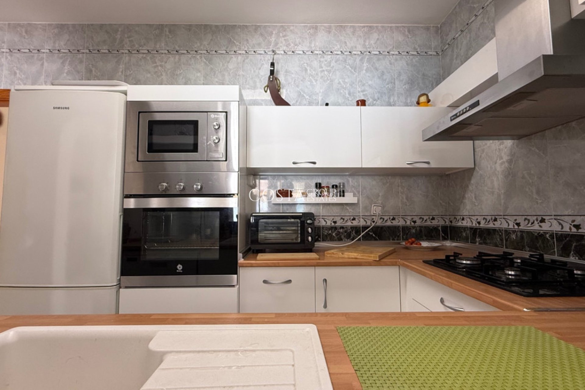 Resale - Villa -
Torrevieja - Torrevieja Centro