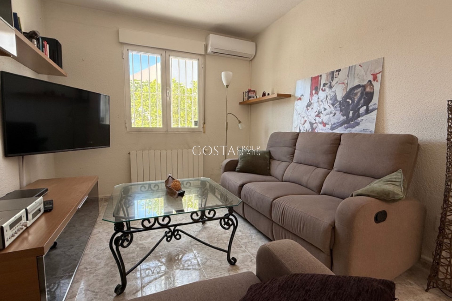 Resale - Villa -
Torrevieja - Torrevieja Centro