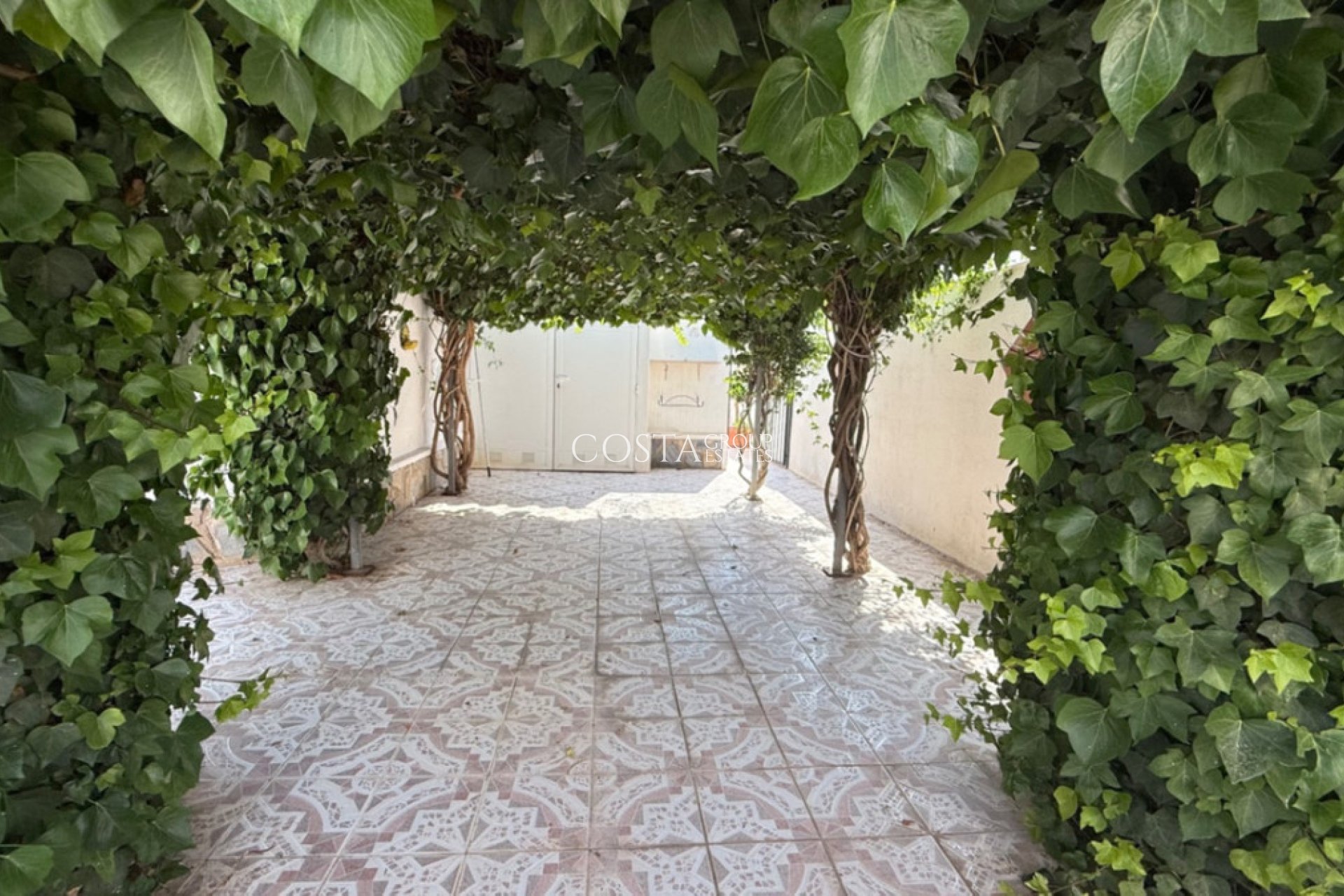 Resale - Villa -
Torrevieja - Torrevieja Centro