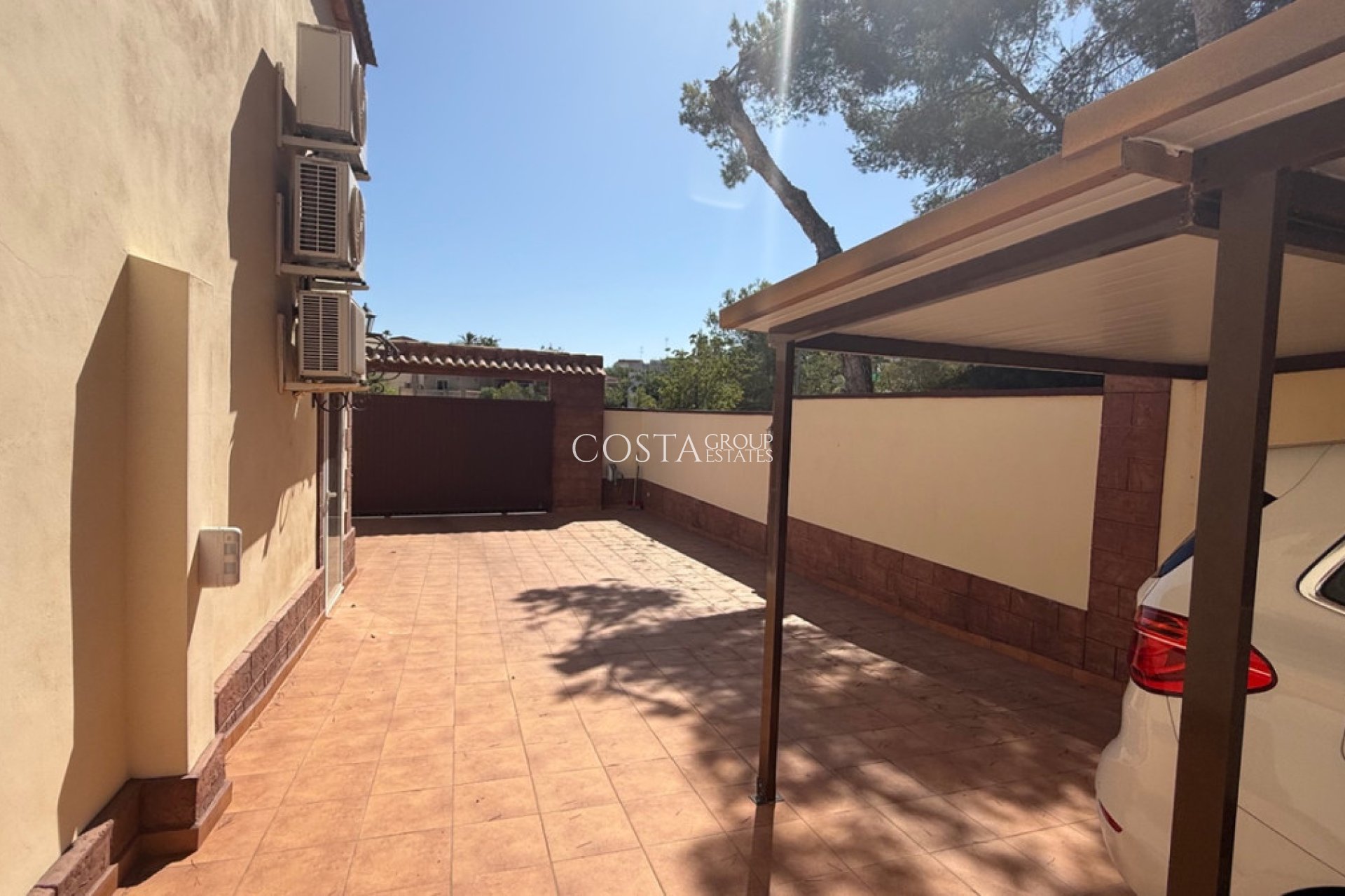 Resale - Villa -
Torrevieja - Torrevieja Centro