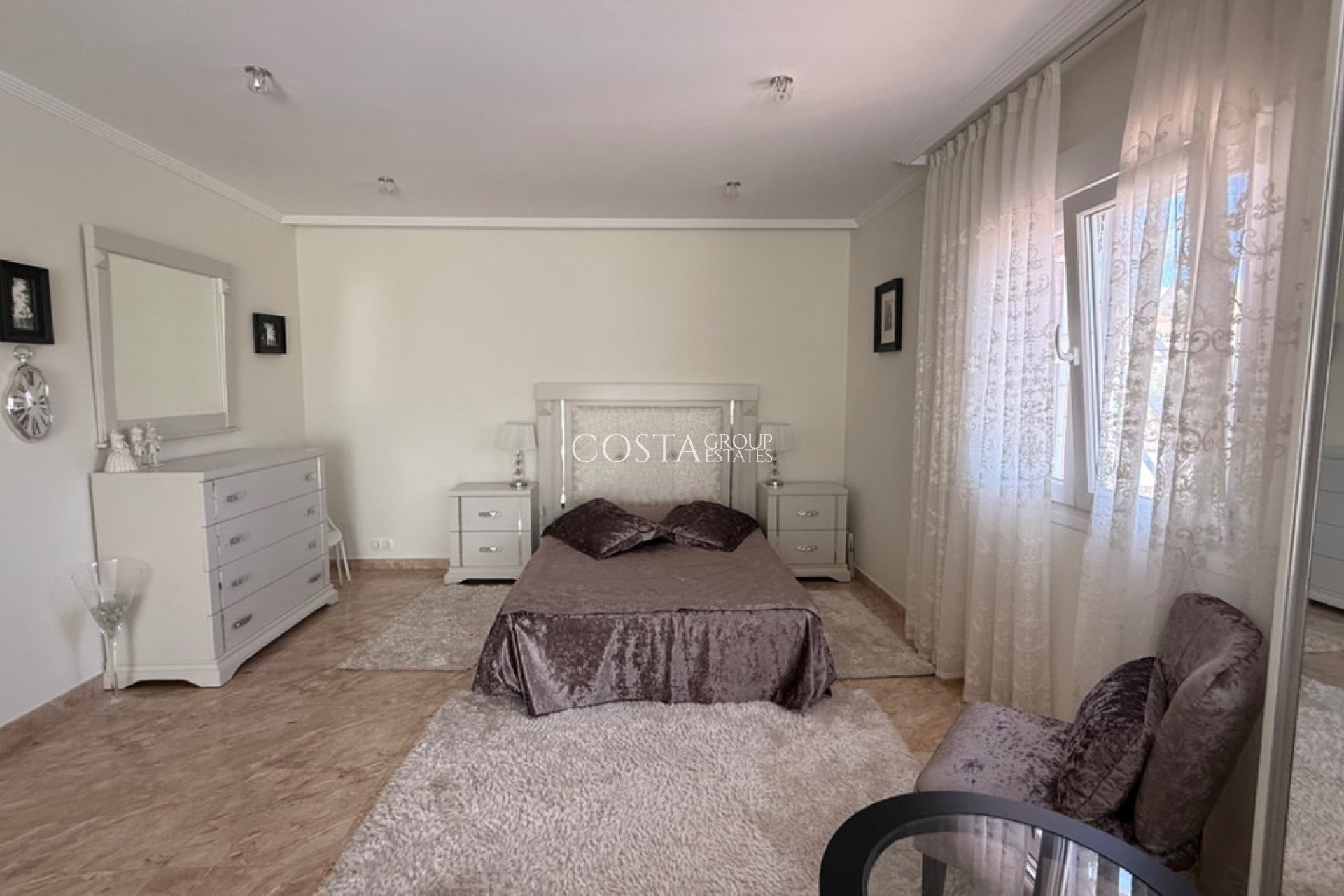 Resale - Villa -
Torrevieja - Torrevieja Centro