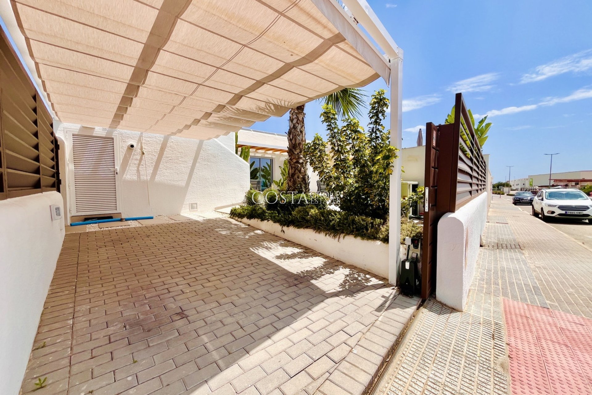 Resale - Villa -
Torrevieja - Torrevieja Centro