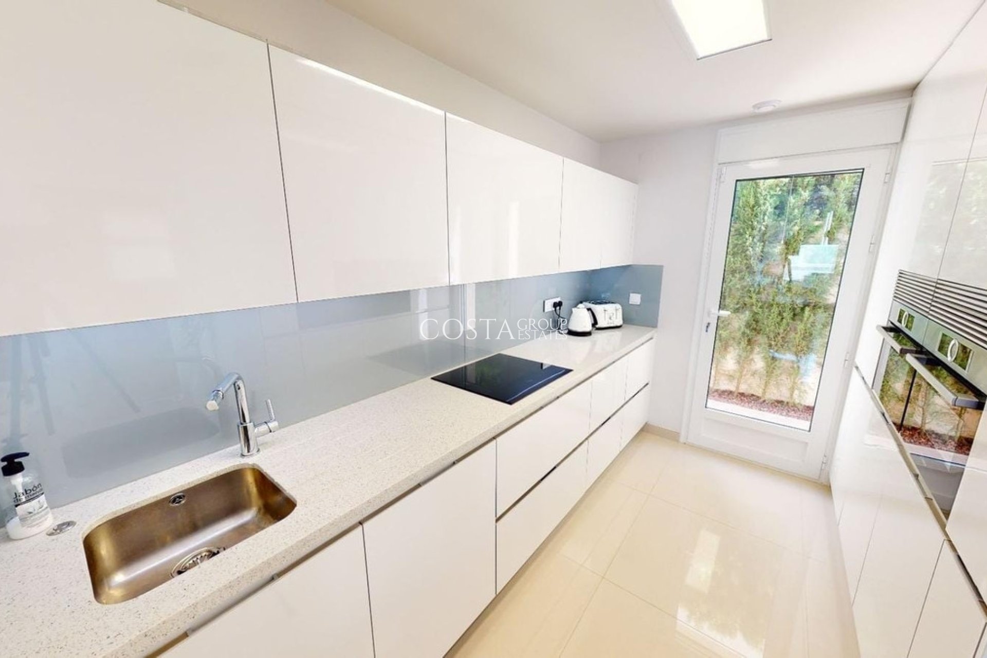 Resale - Villa -
Torrevieja - Torrevieja Centro