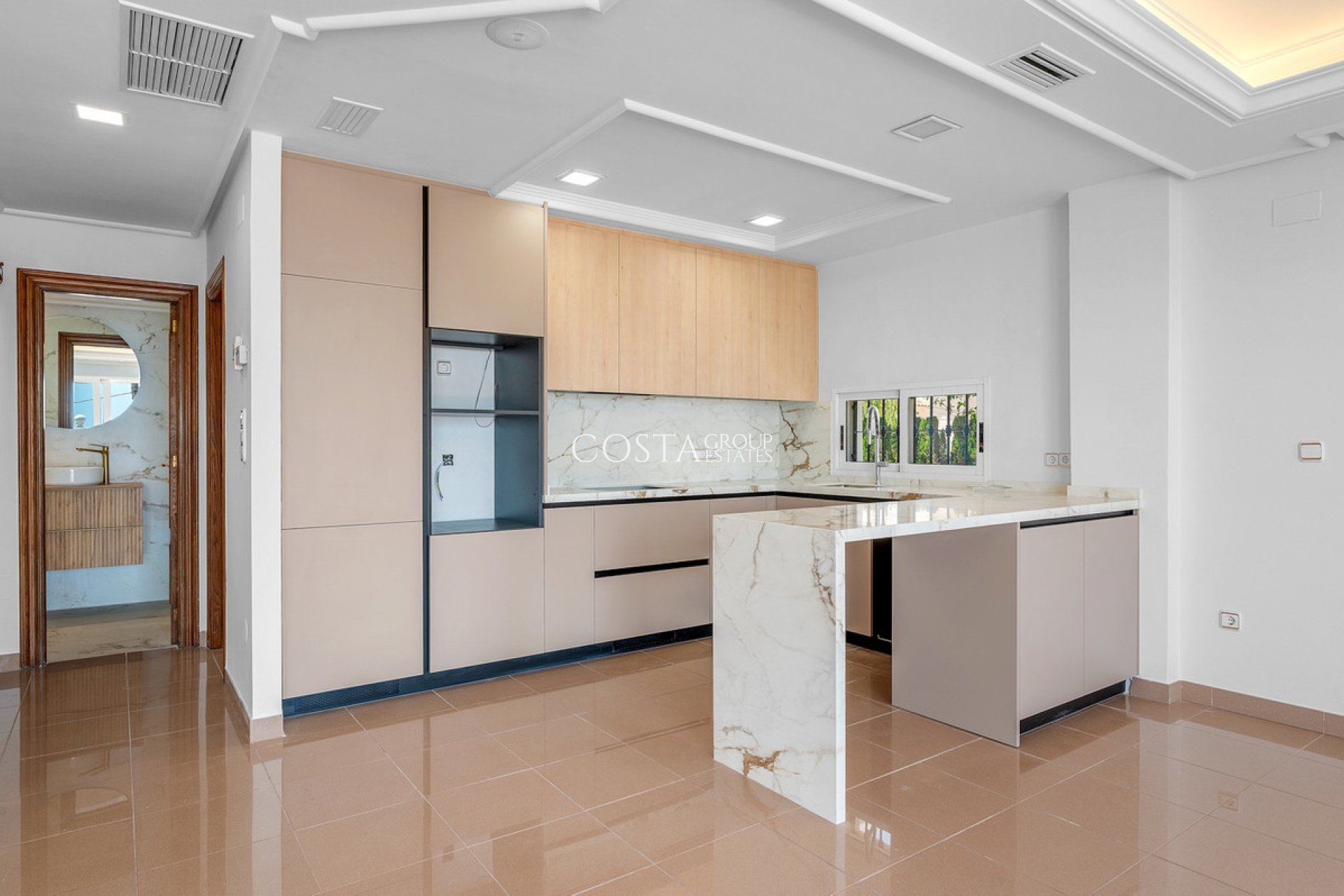 Resale - Villa -
Torrevieja - Torrevieja Centro